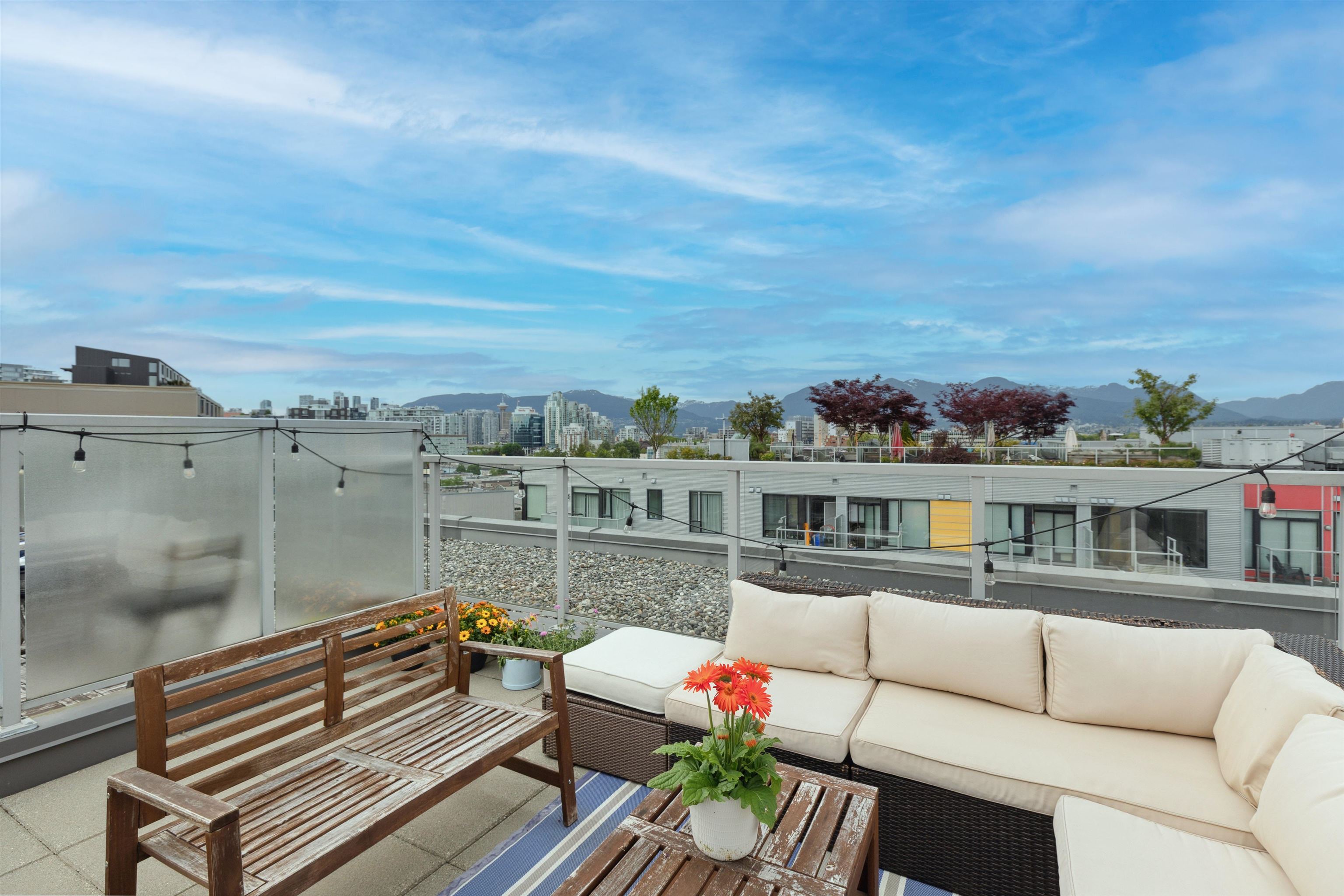 605 417 GREAT NORTHERN WAY, R3033795, BC,