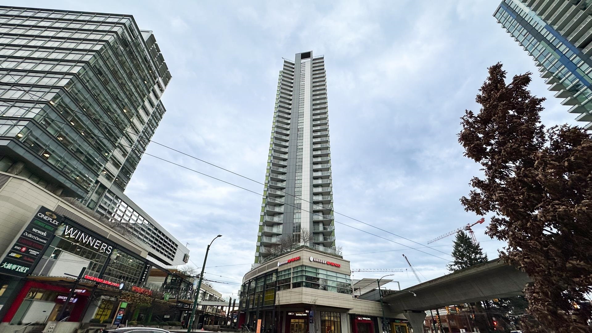 3702 488 MARINE DRIVE, R3033975, BC,