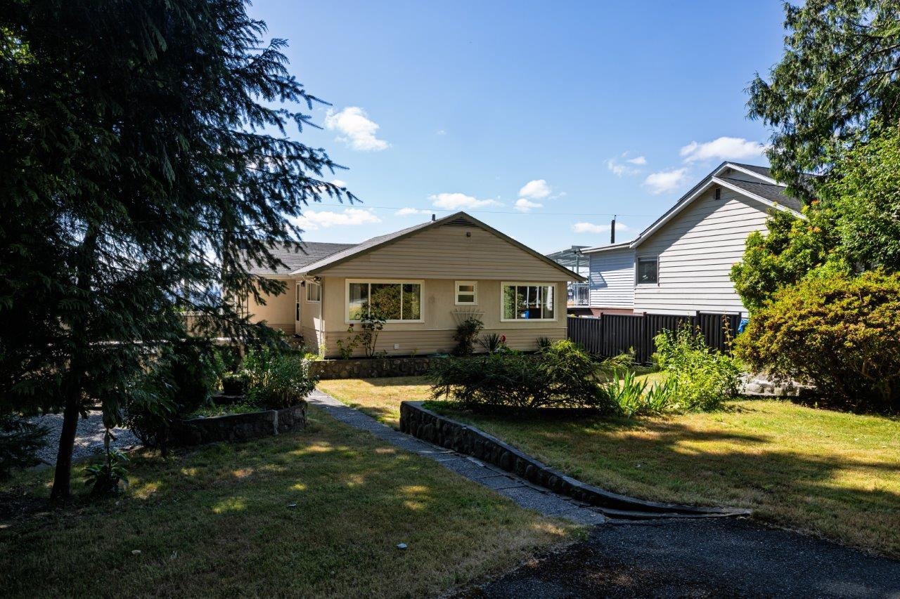 1033 DRAYTON STREET, North Vancouver BC V7L 2C7, R3034027, BC,