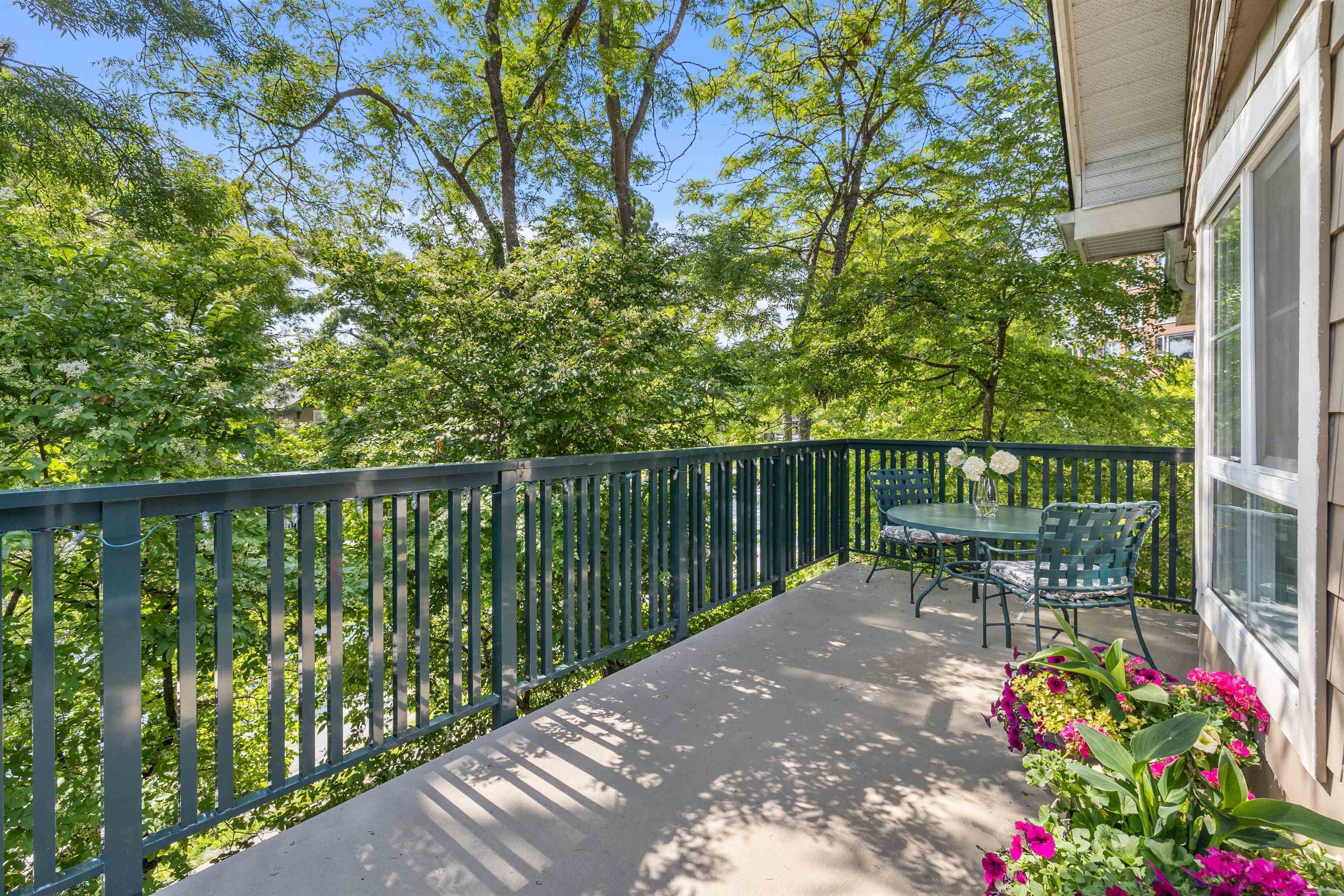 201 5605 HAMPTON PLACE, R3034097, BC,
