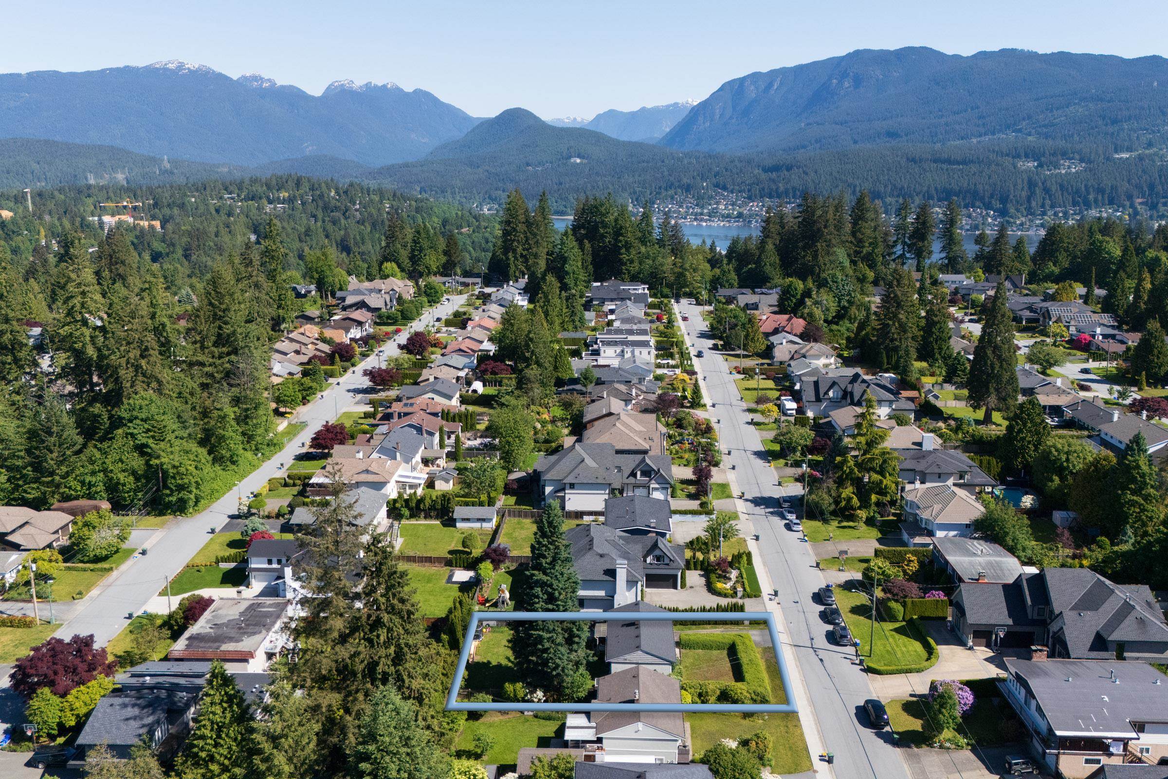 914 MACINTOSH STREET, Coquitlam BC V3J 4Z2, R3034137, BC,