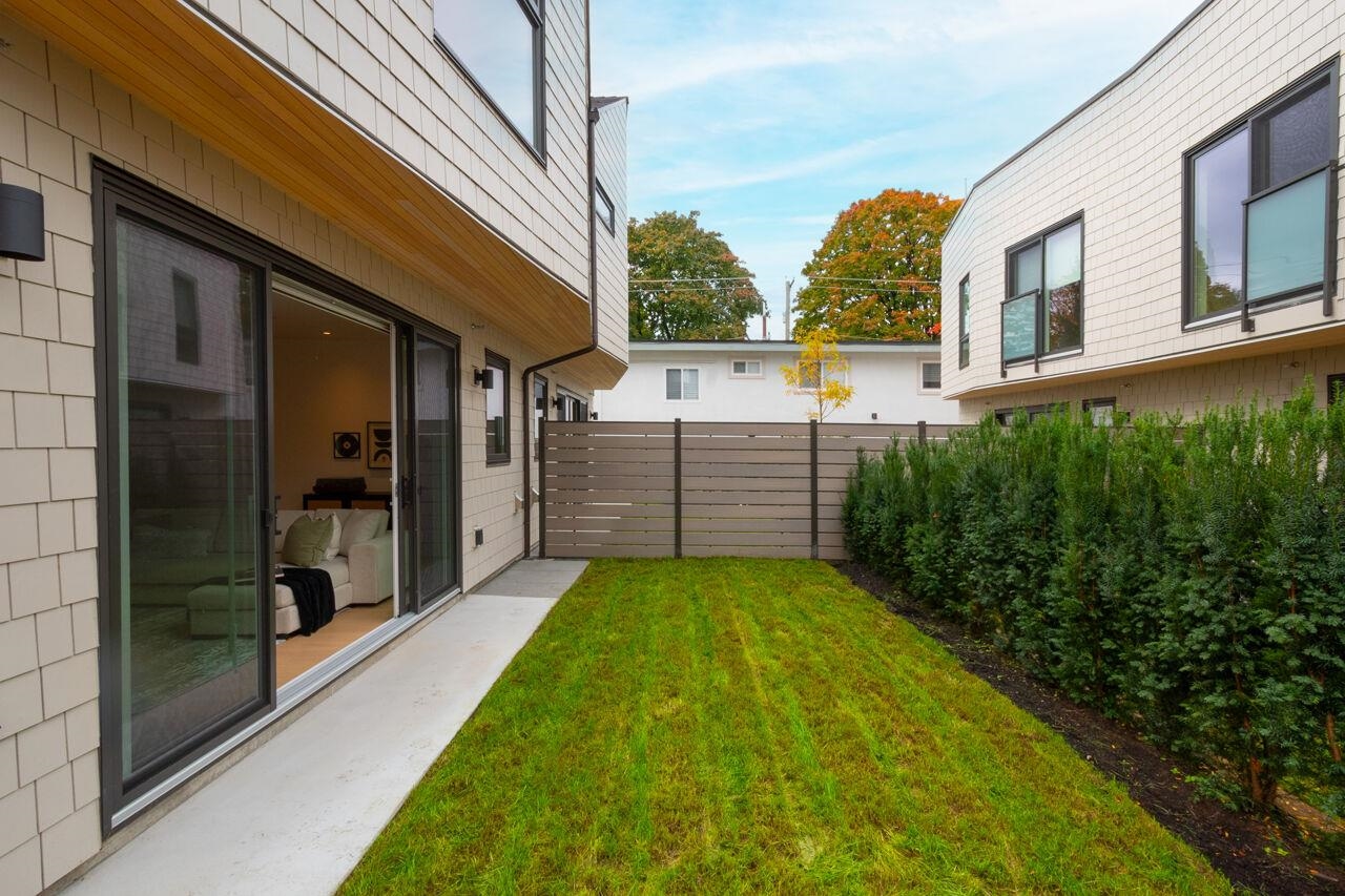 122 E 17TH AVENUE, Vancouver BC V5V 1A4, R3034233, BC,