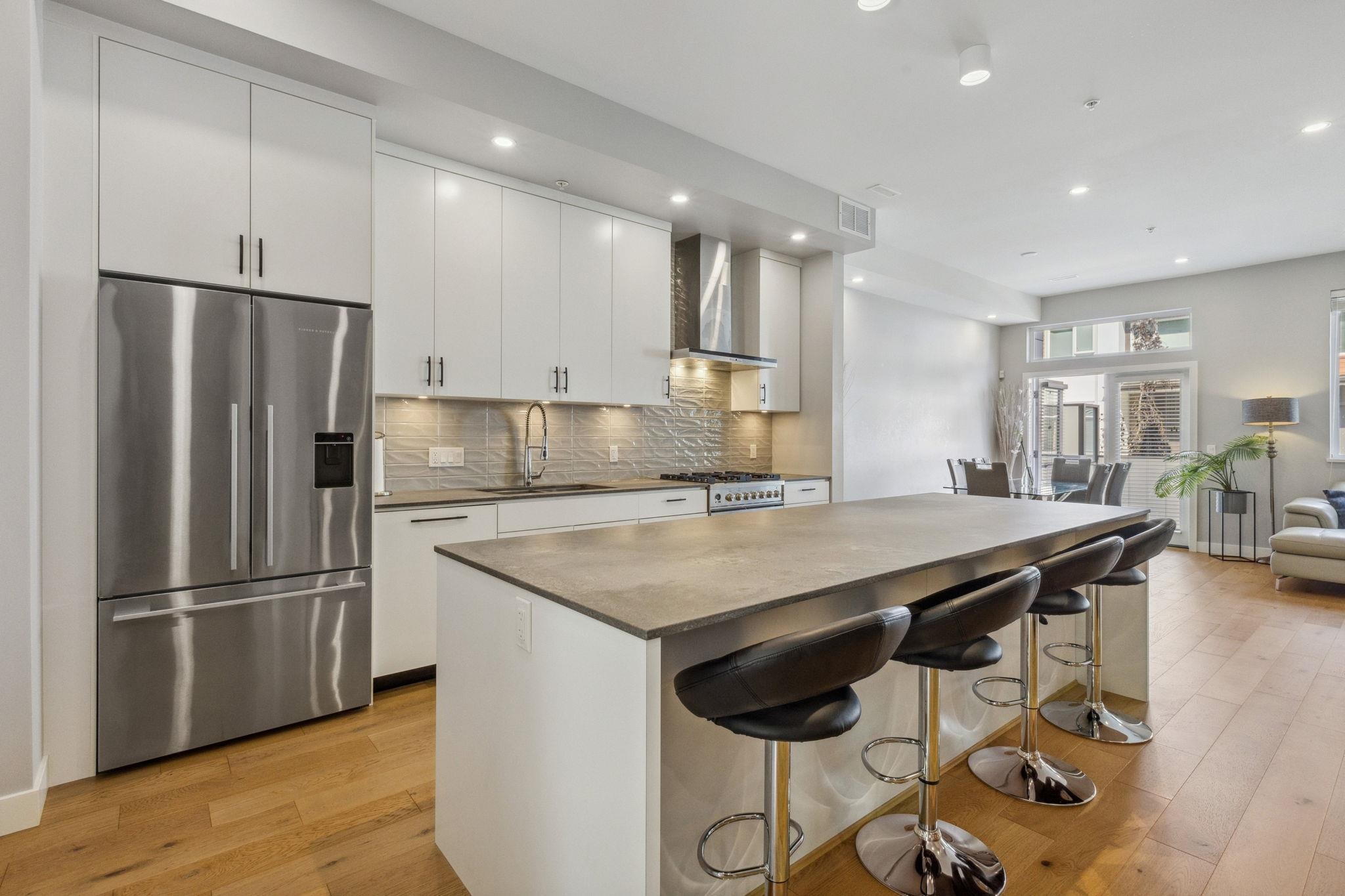 4684 CAPILANO ROAD, North Vancouver BC V7R 4K3, R3034365, BC,