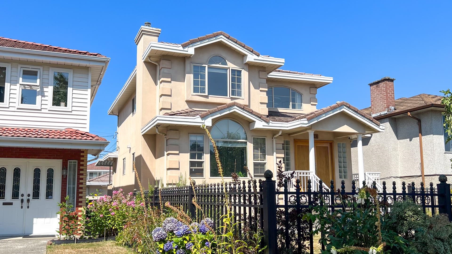 2083 E 53RD AVENUE, Vancouver BC V5P 1X6, R3034446, BC,