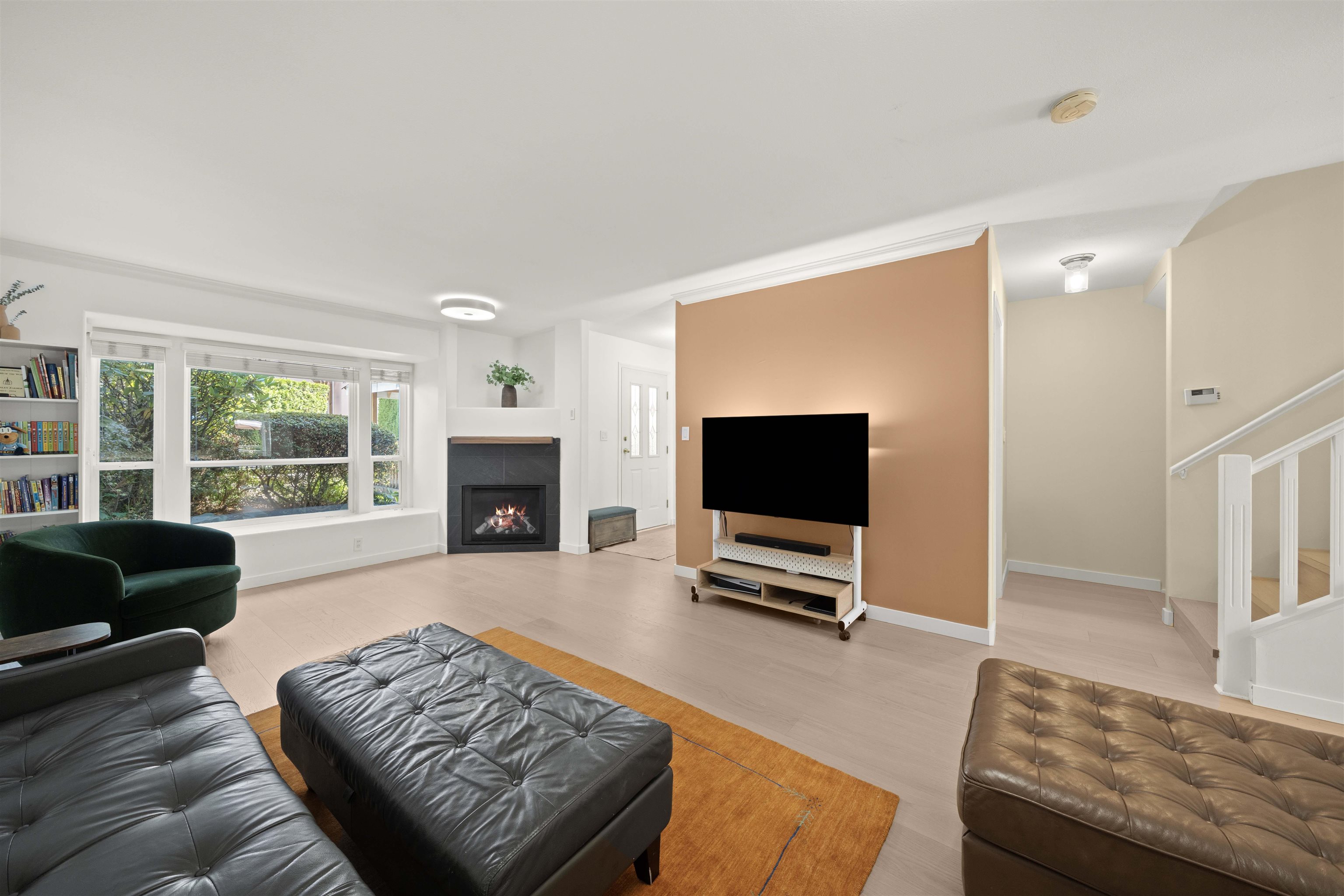 111 225 6TH STREET, R3034627, BC,
