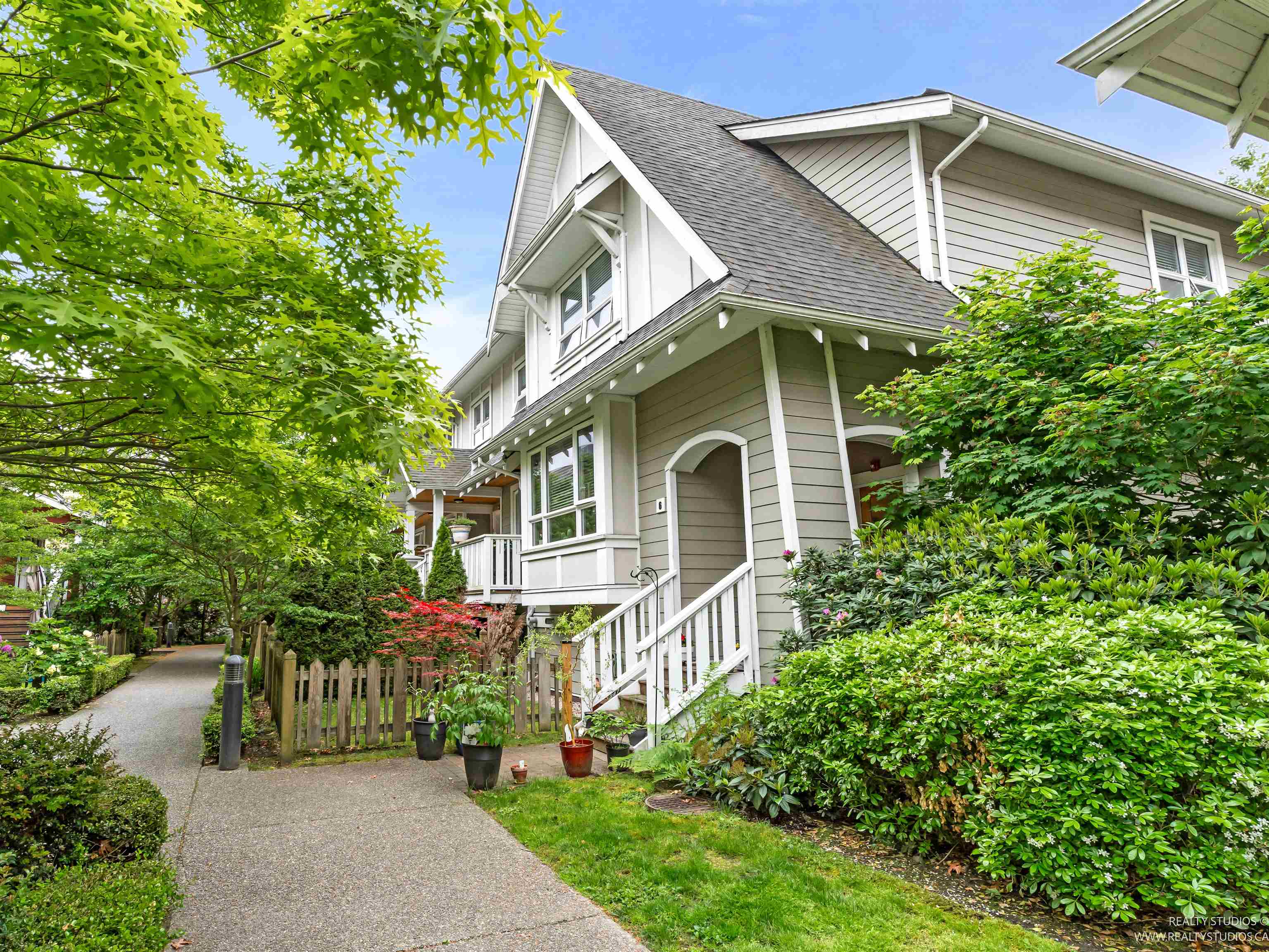 6 238 CAMATA STREET, R3034880, BC,