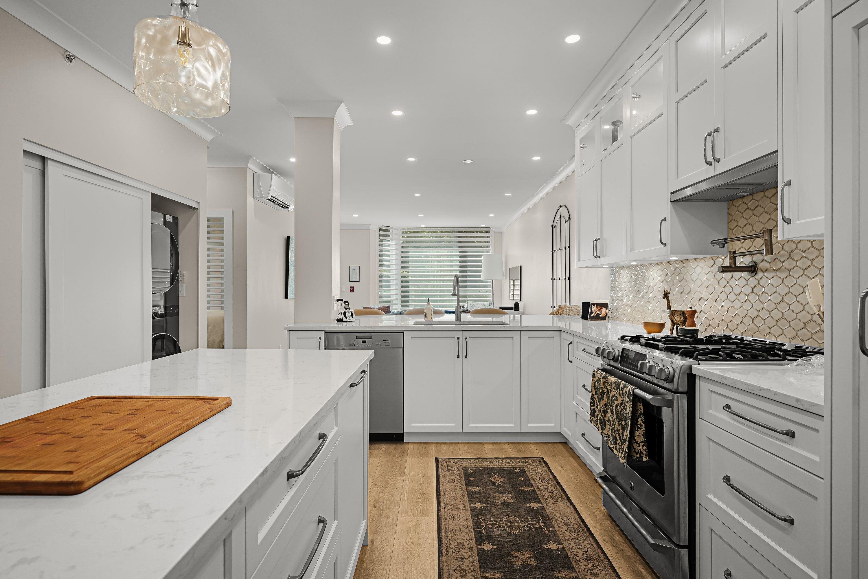 102 1488 HORNBY STREET, R3034917, BC,