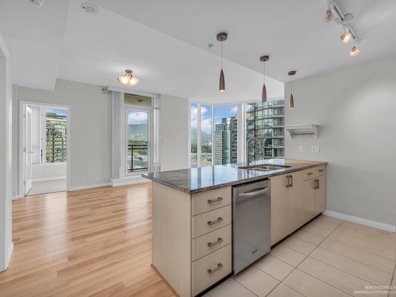 1905 1211 MELVILLE STREET, R3035009, BC,