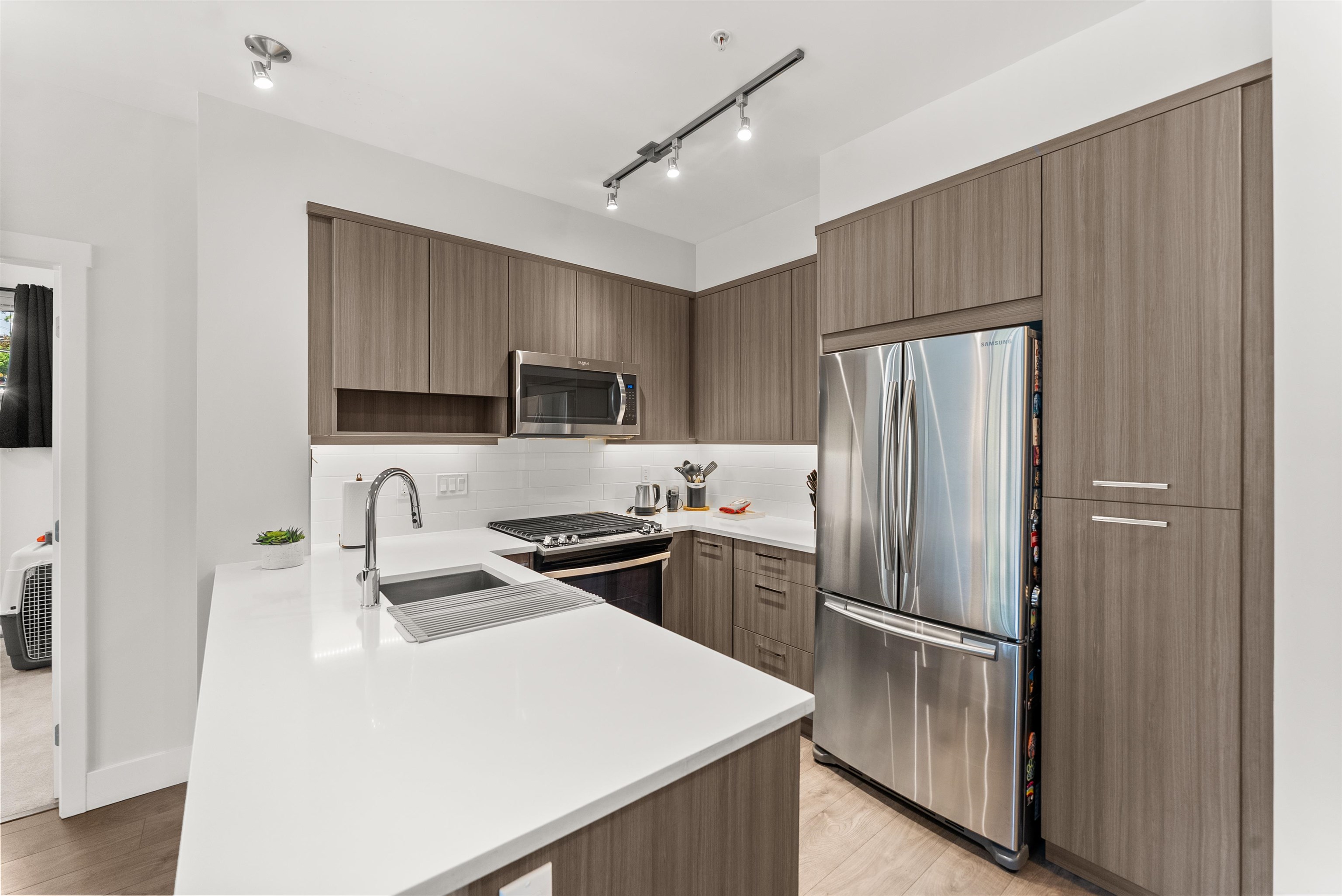 211 1306 FIFTH AVENUE, R3035091, BC,