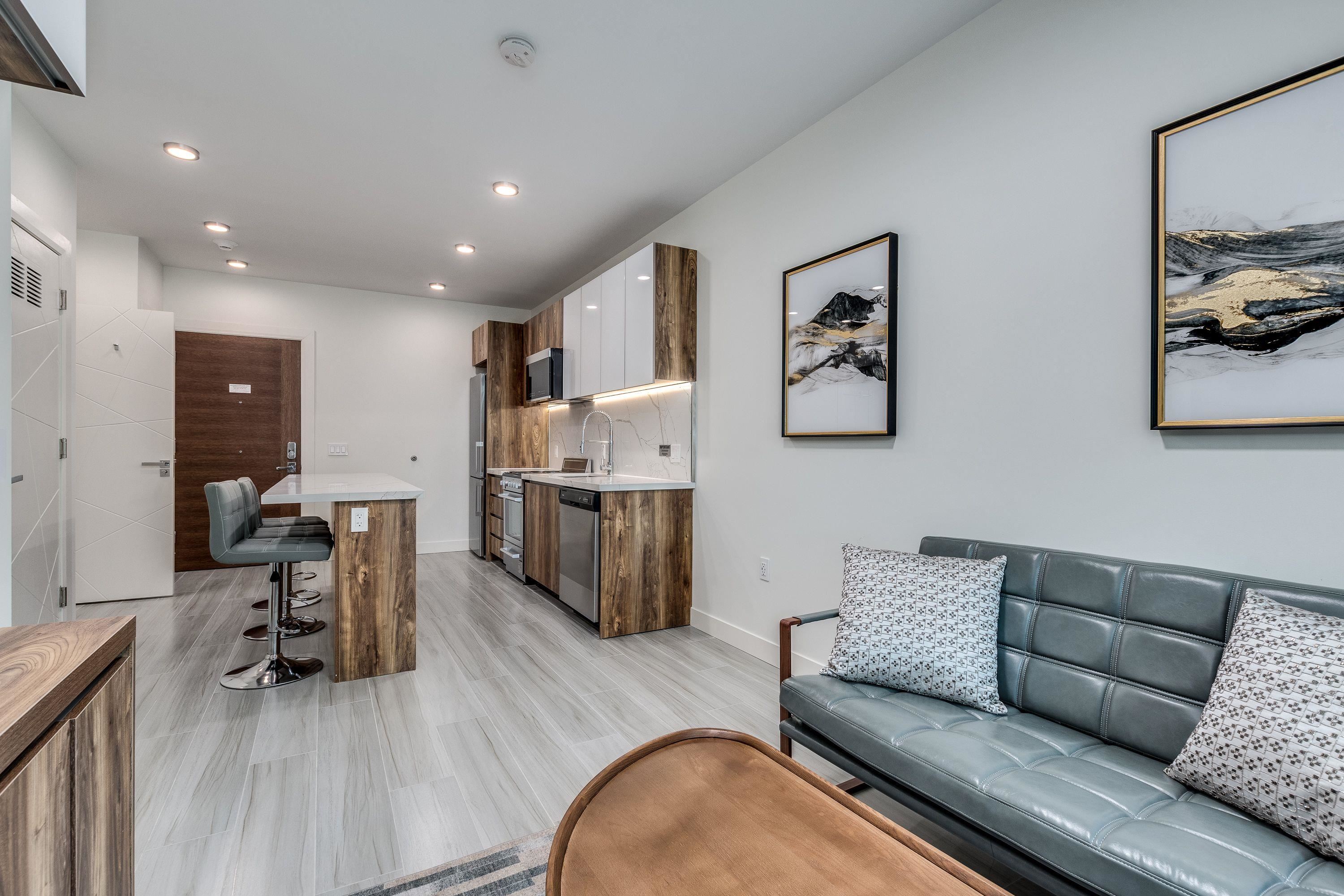 302 1168 PENDRELL STREET, R3035099, BC,