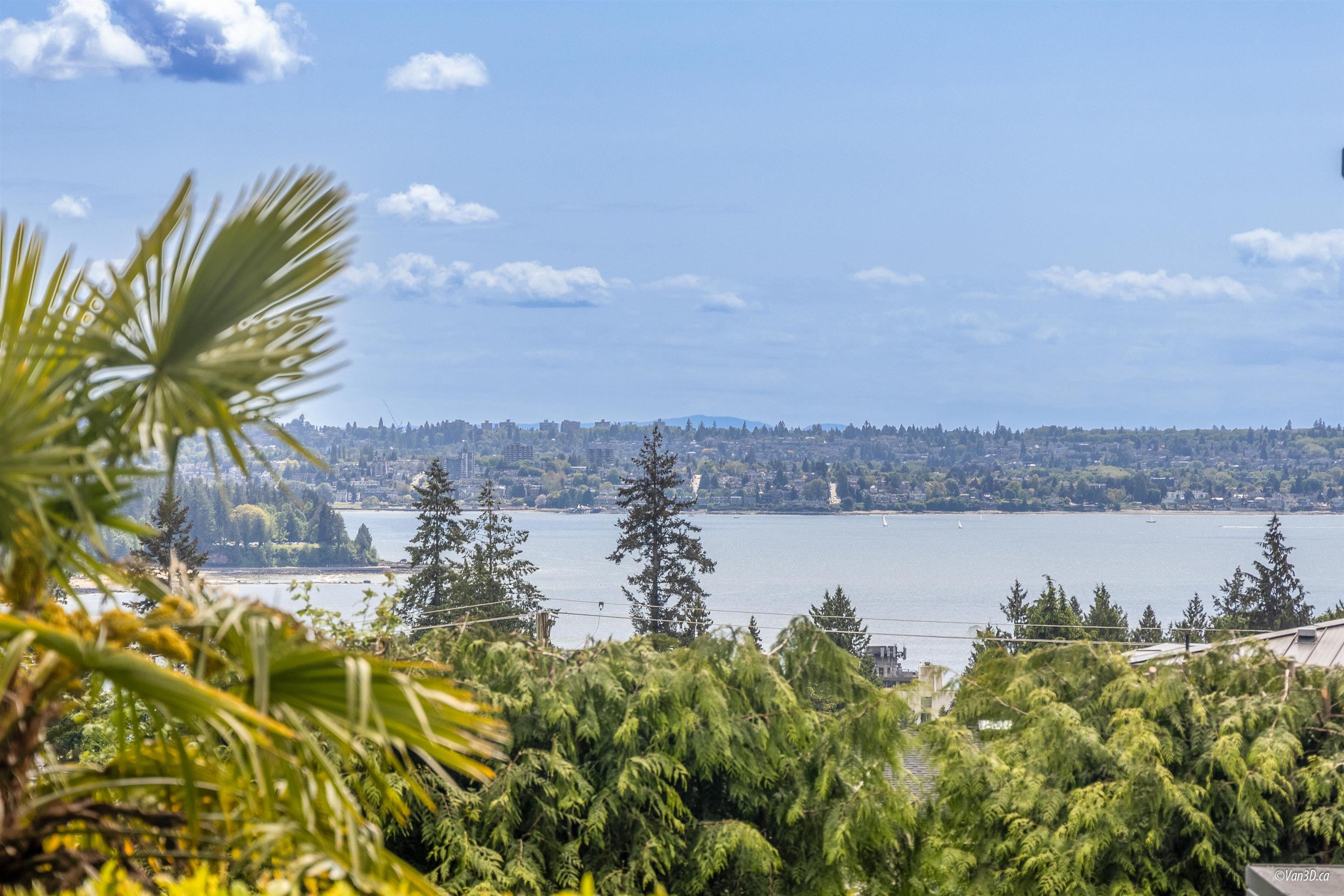 1752 OTTAWA PLACE, West Vancouver BC V7V 2T7, R3035161, BC,
