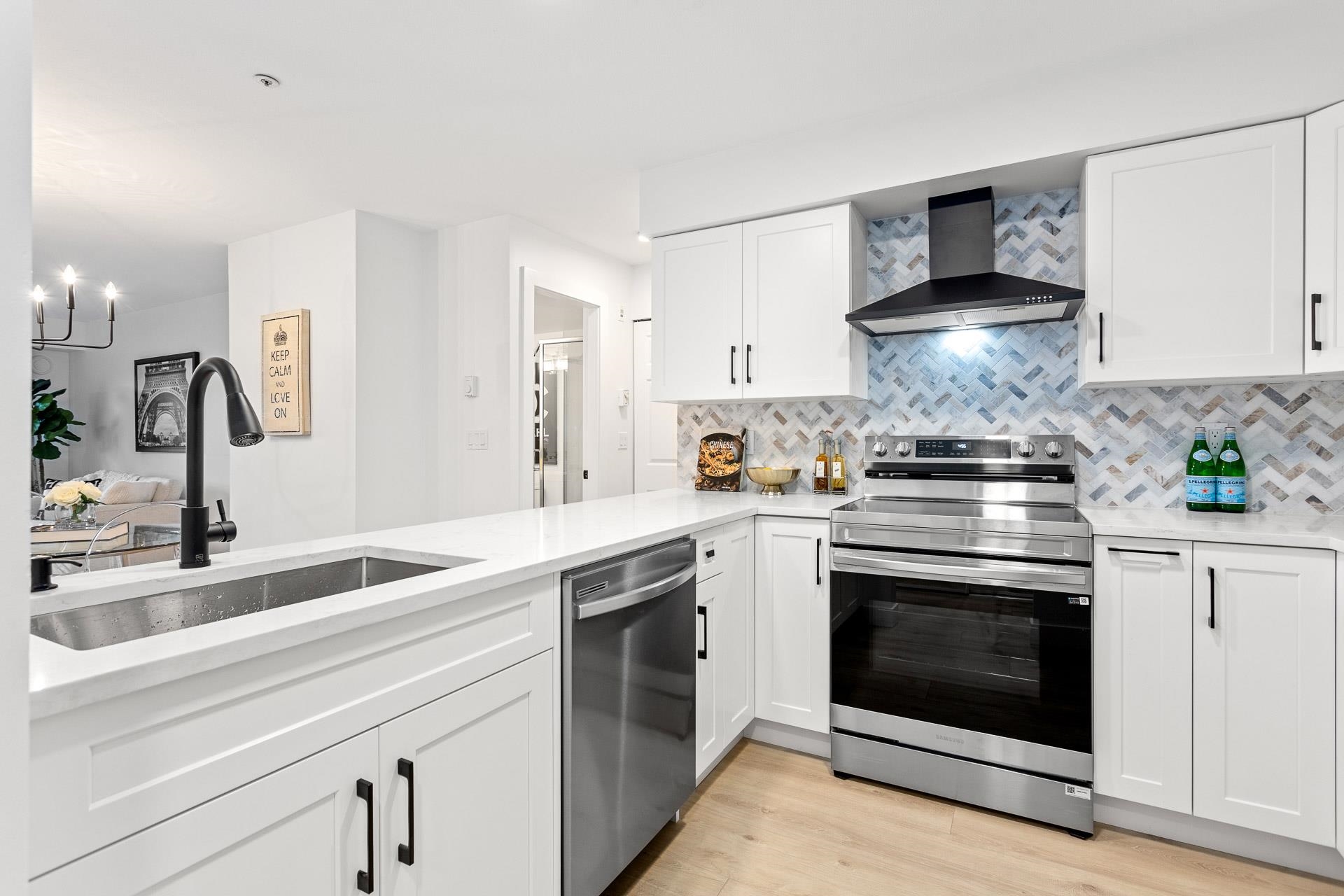 203 1570 PRAIRIE AVENUE, R3035216, BC,
