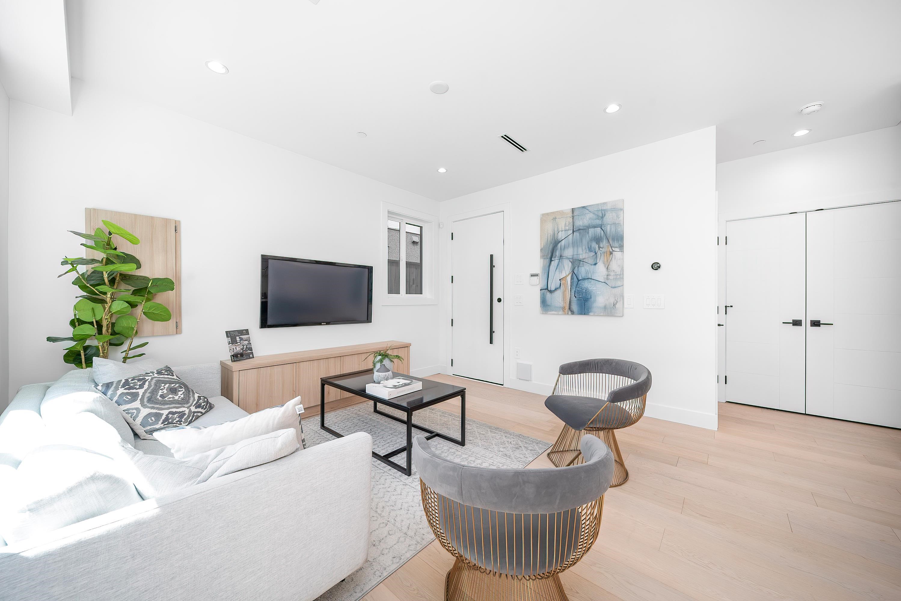 1710 E 35TH AVENUE, Vancouver BC V5P 1B4, R3035312, BC,