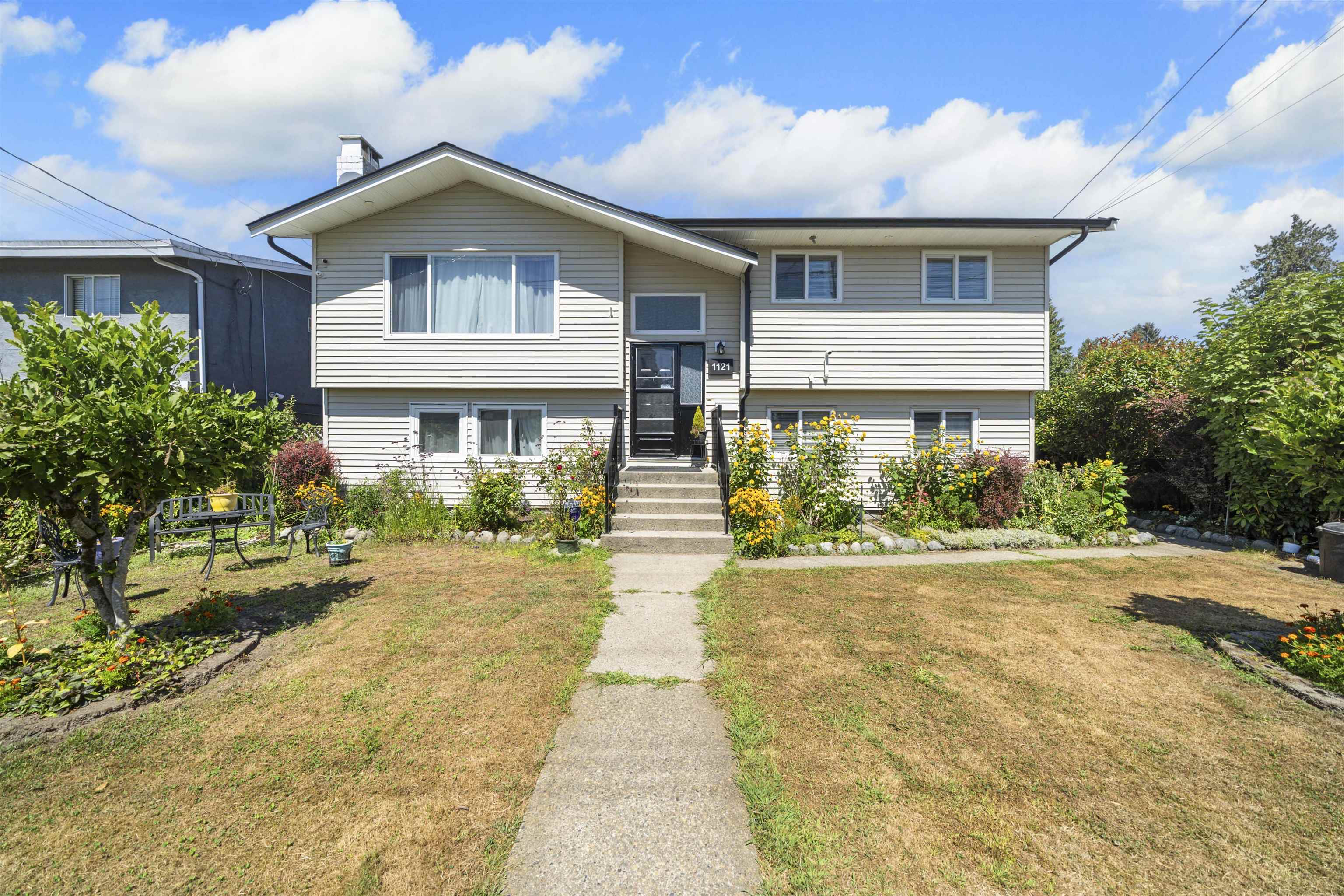 1121 PRAIRIE AVENUE, Port Coquitlam BC V3B 1S7, R3035321, BC,