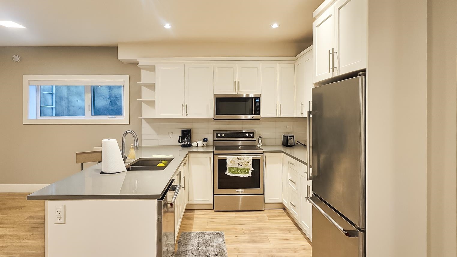 1033 PROSPECT AVENUE, North Vancouver BC V7R 2M6, R3035447, BC,