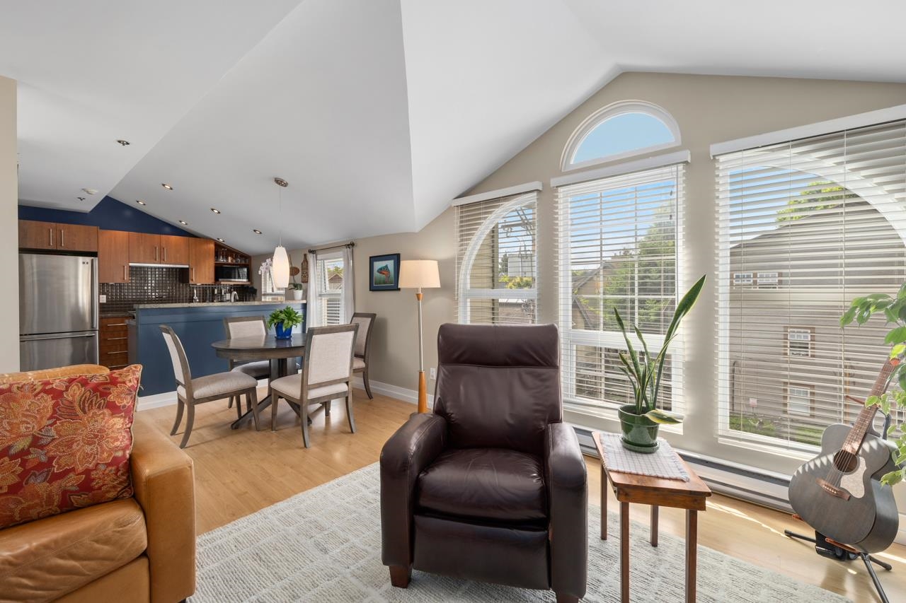 403 888 13TH AVENUE, R3035609, BC,