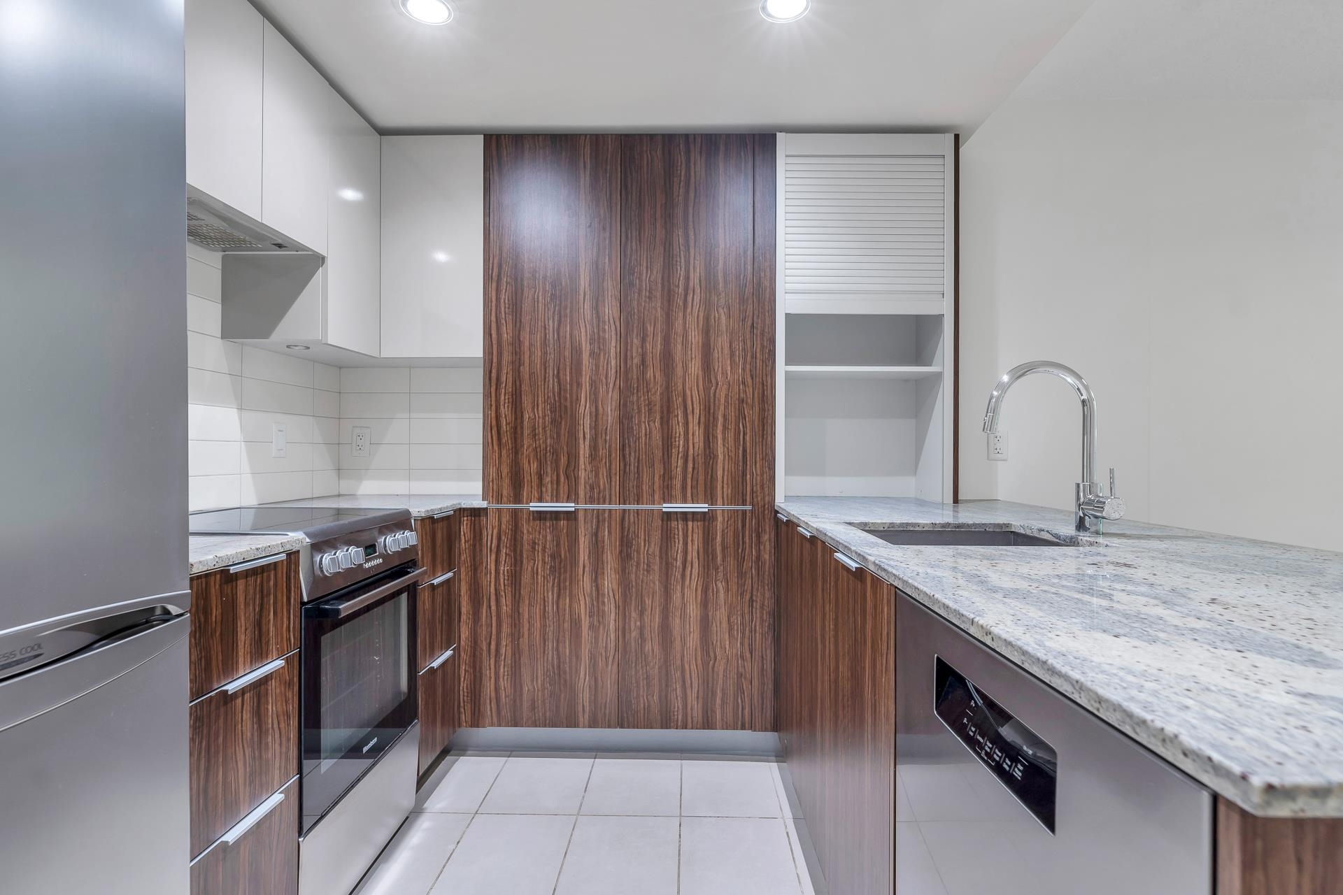 209 1088 RICHARDS STREET, R3035735, BC,