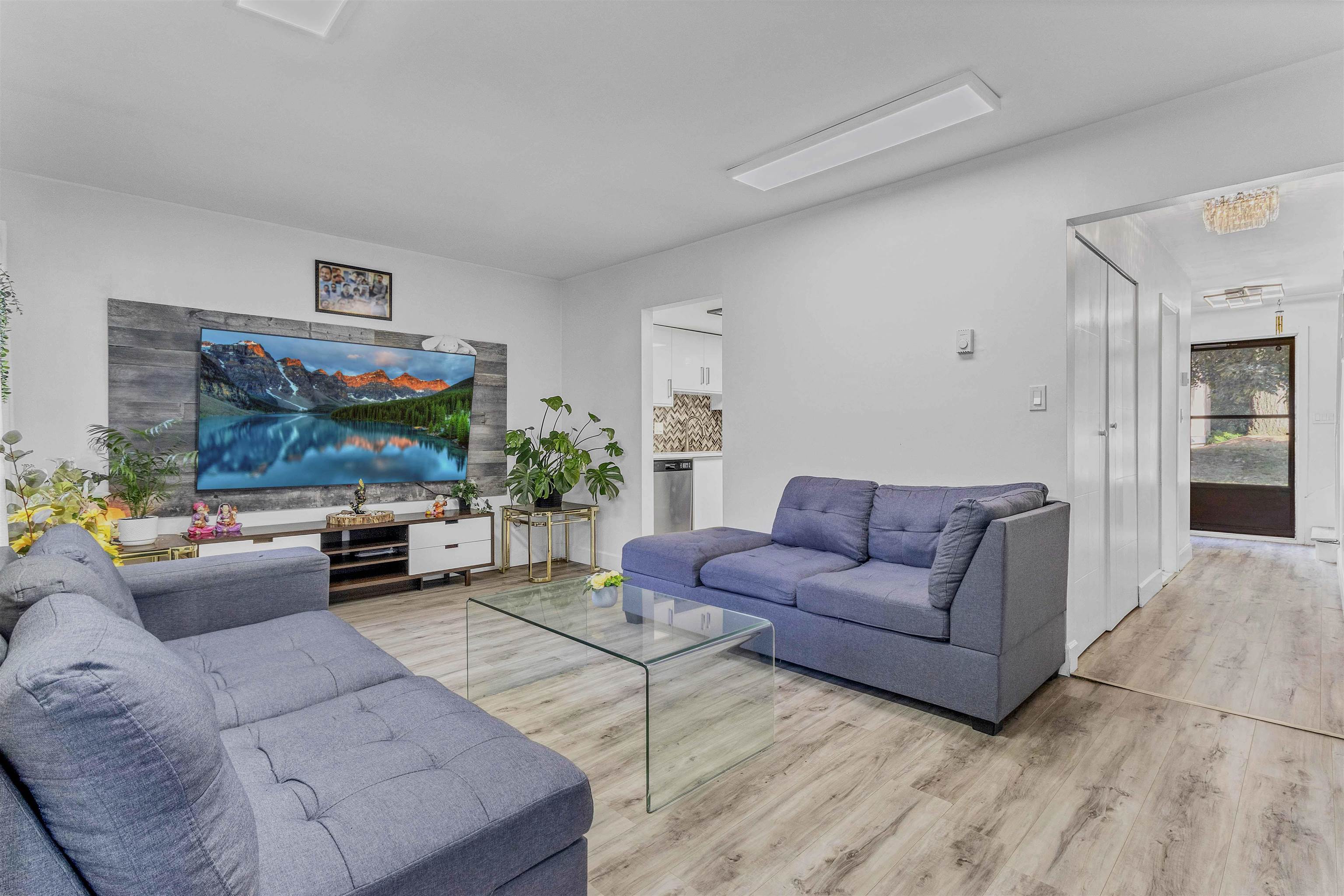 8 3015 TRETHEWEY STREET, R3035780, BC,