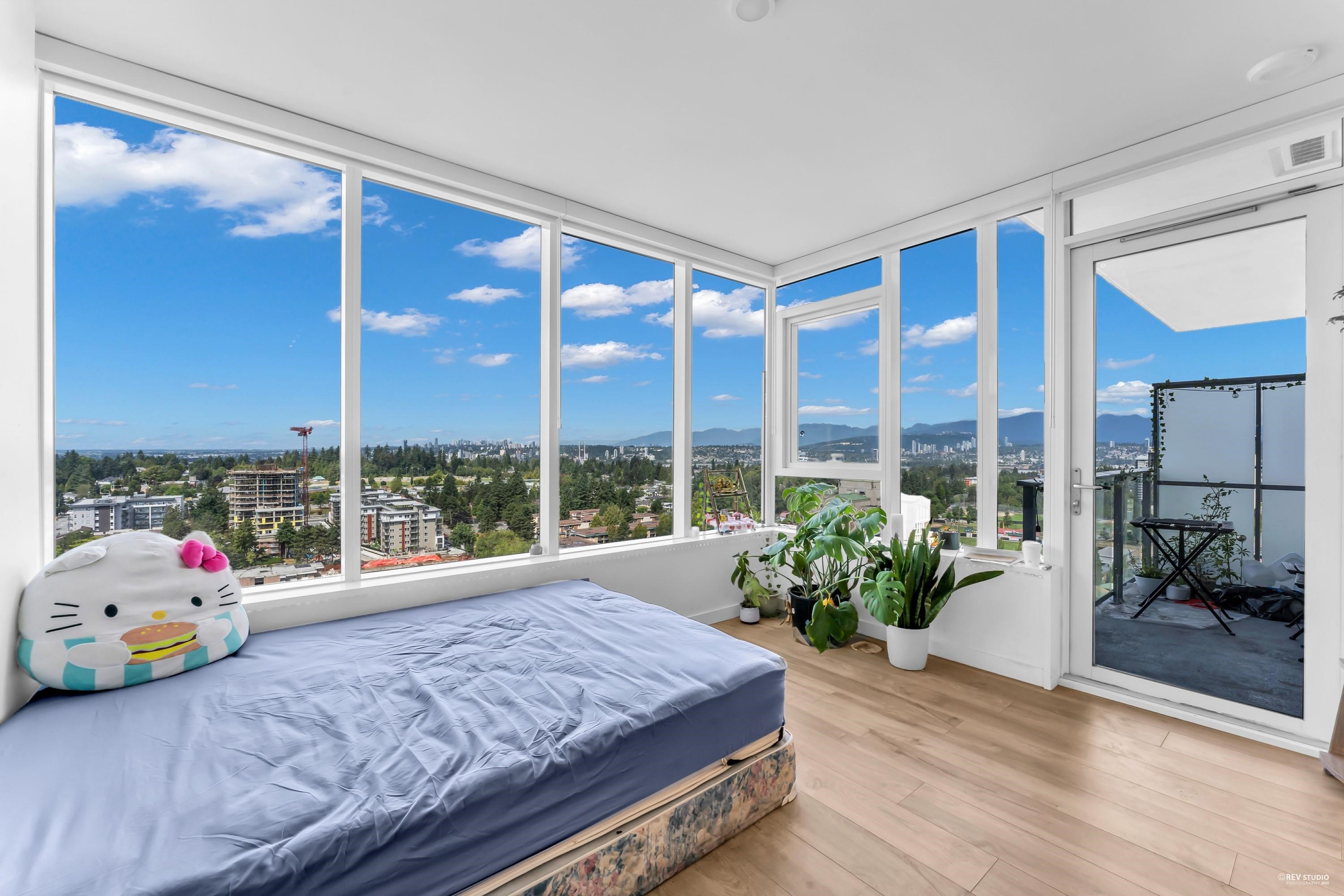 2001 10448 UNIVERSITY DRIVE, R3035786, BC,