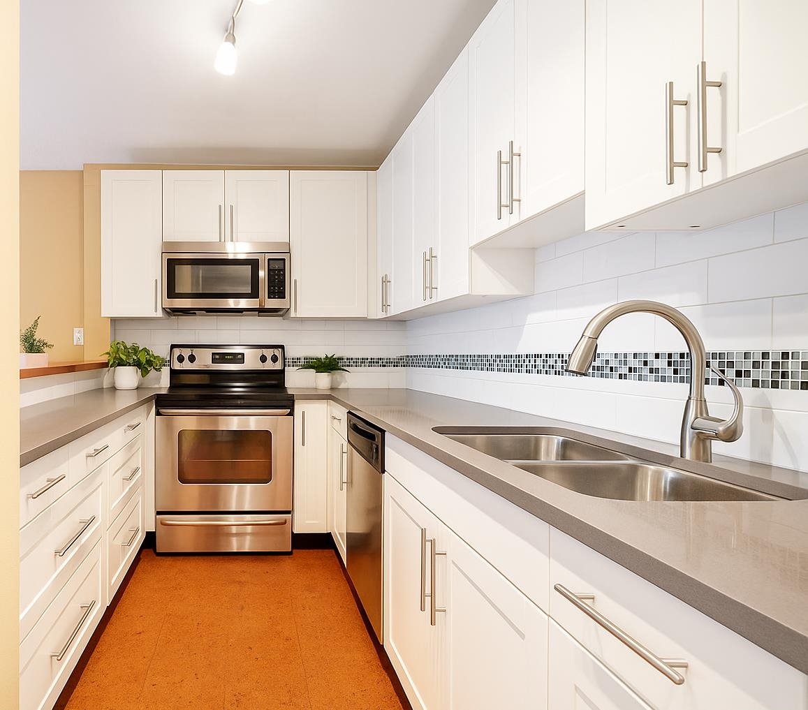 103 2001 BALSAM STREET, R3035845, BC,