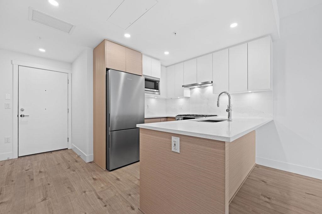 305 4788 HASTINGS STREET, R3036082, BC,