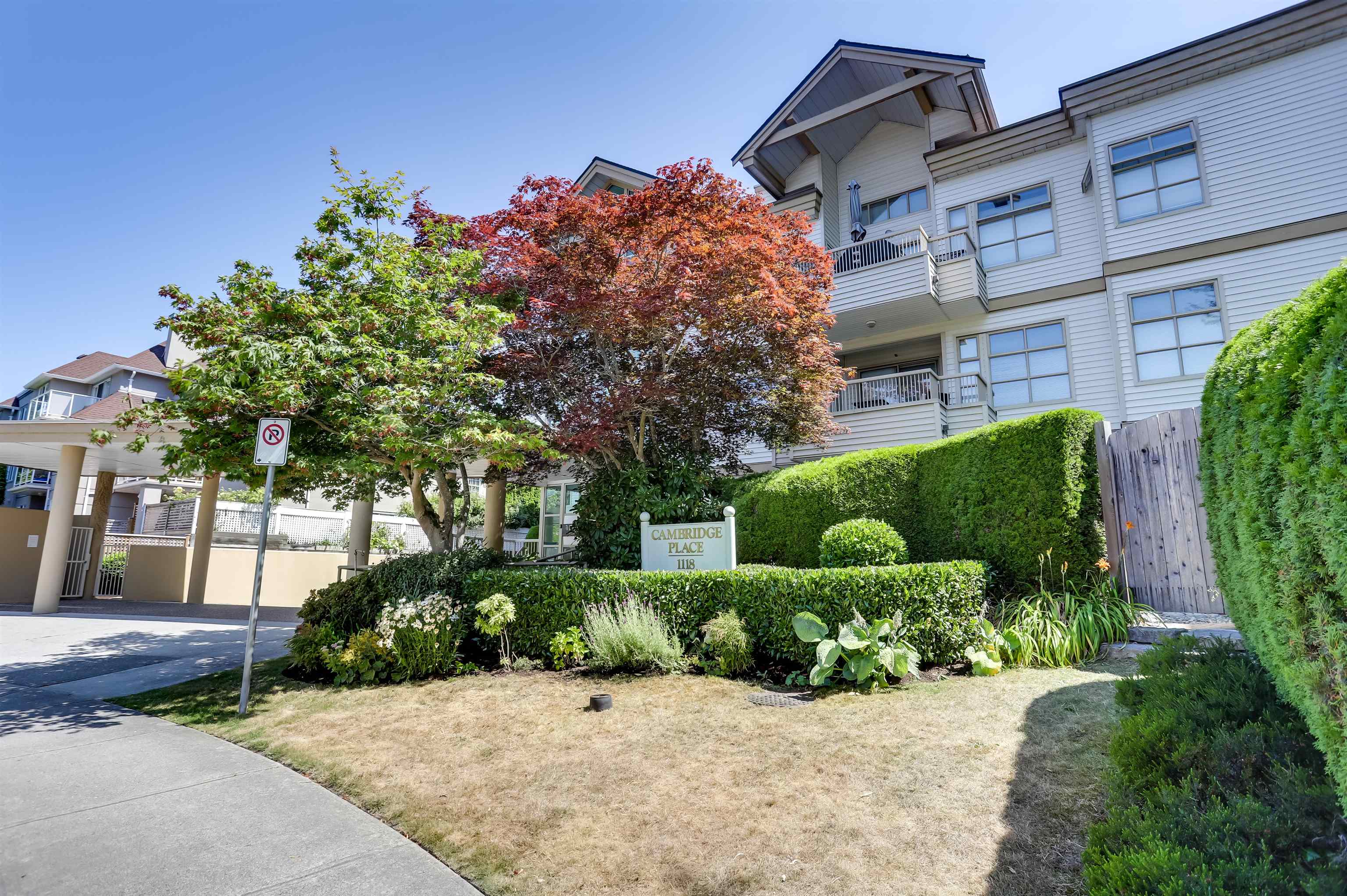 205 1118 55TH STREET, R3036135, BC,