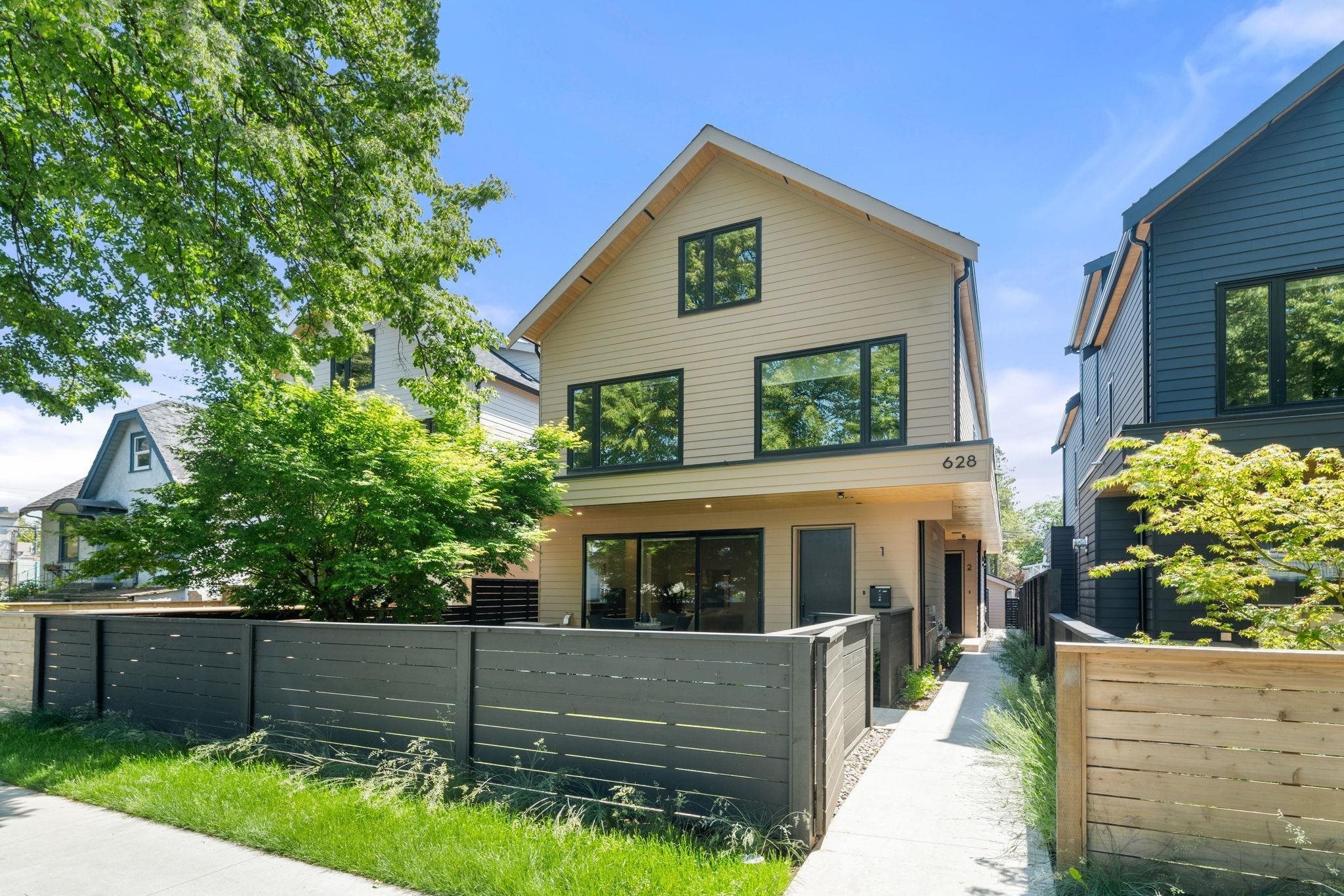 1 628 46TH AVENUE, R3036511, BC,