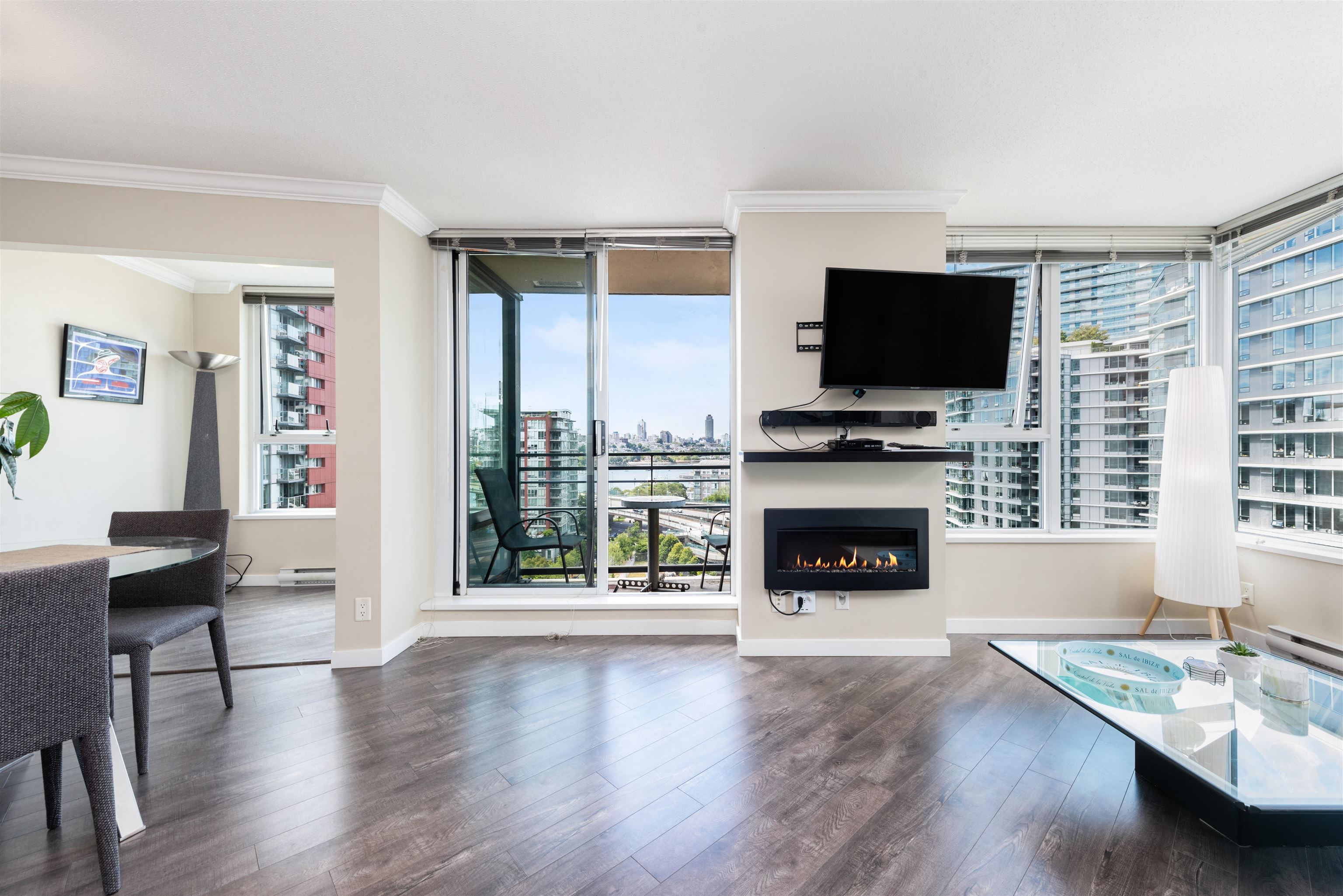 1606 33 SMITHE STREET, R3036531, BC,