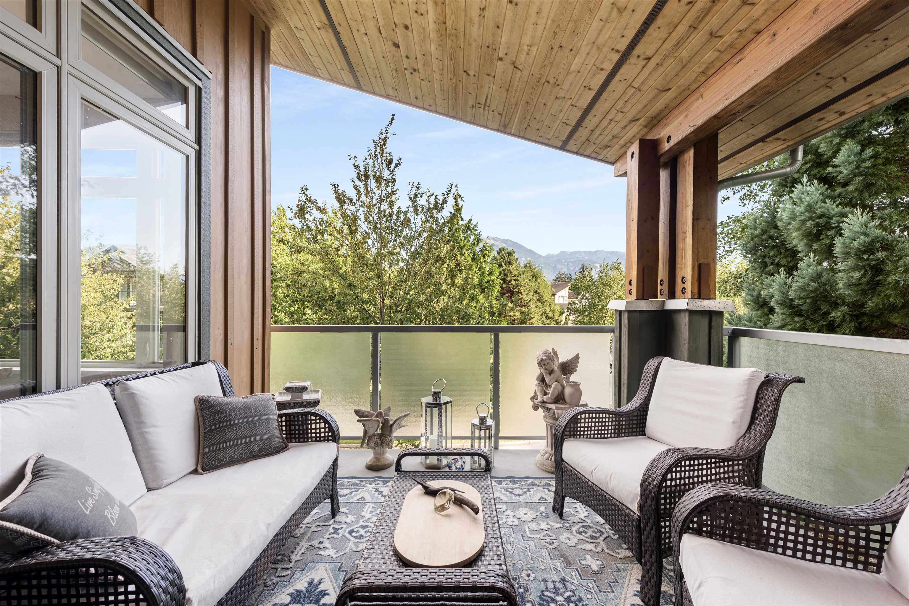 201 40147 GOVERNMENT ROAD, R3036562, BC,