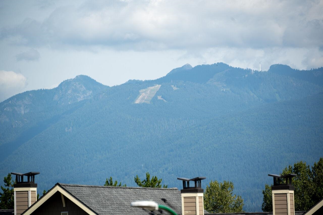 309 3883 LAUREL STREET, R3036755, BC,
