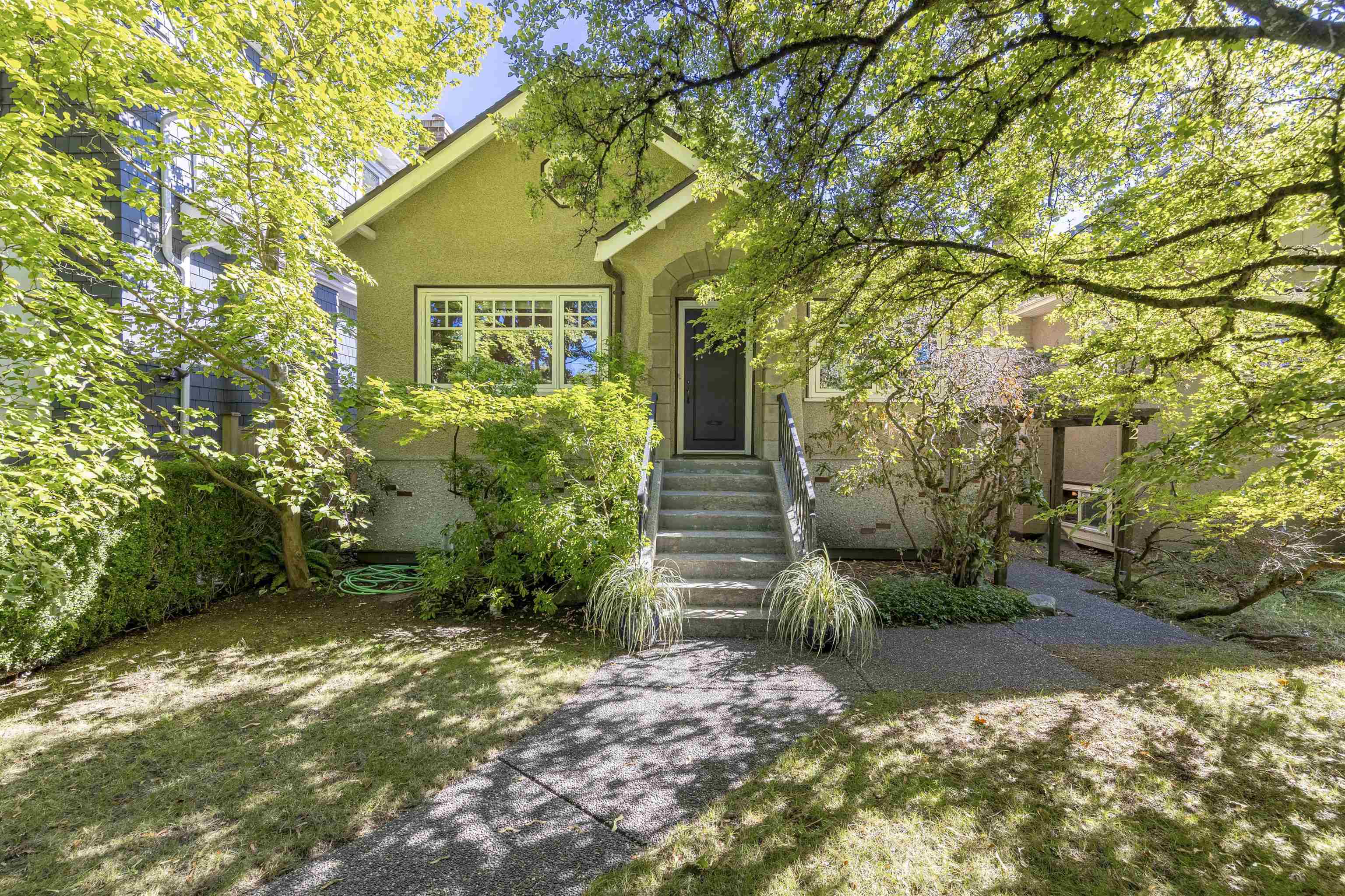 4044 W 15TH AVENUE, Vancouver BC V6R 3A3, R3036758, BC,
