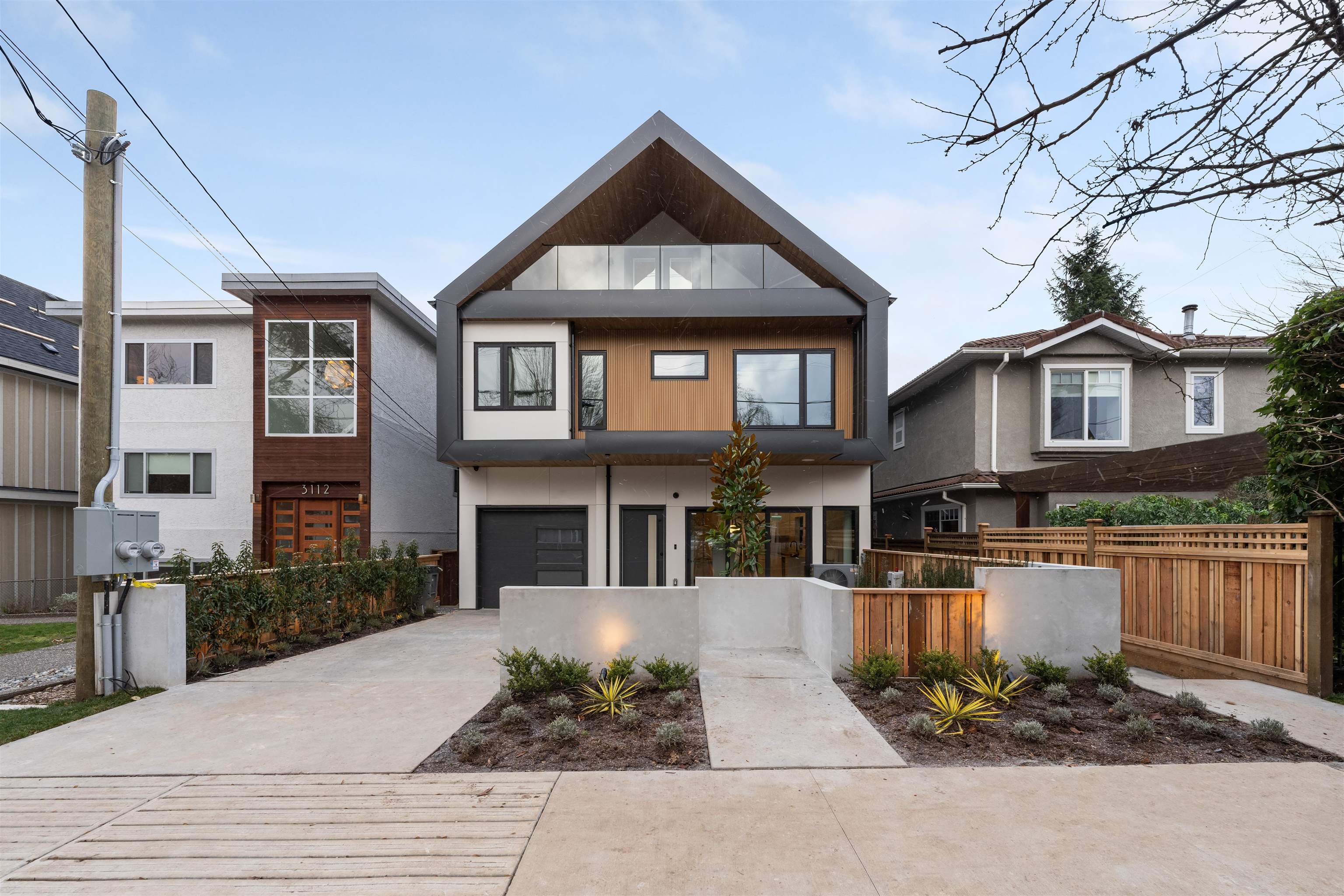 1 3118 WINDSOR STREET, R3037000, BC,