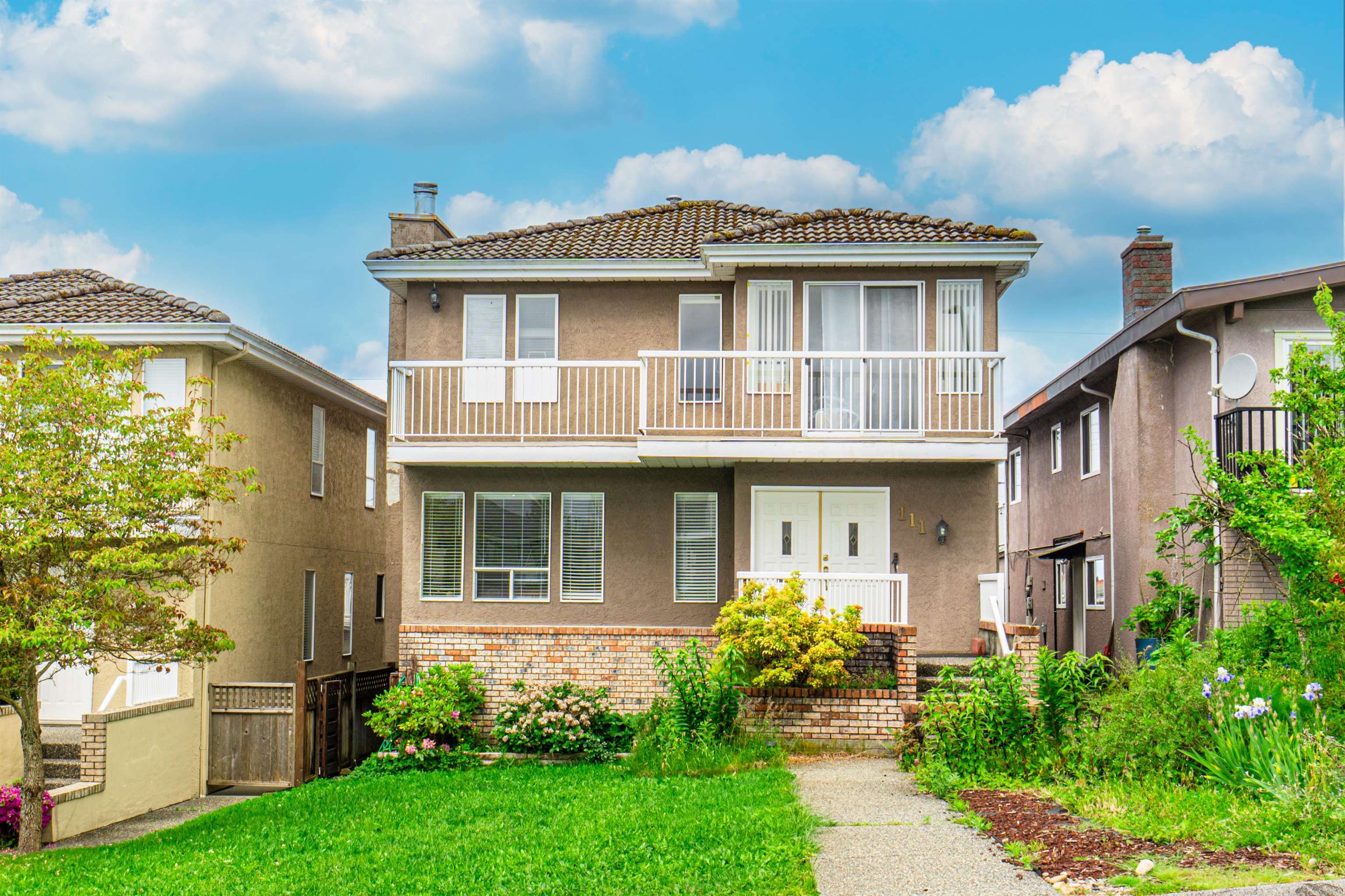 111 GROSVENOR AVENUE, Burnaby BC V5B 3N7, R3037043, BC,