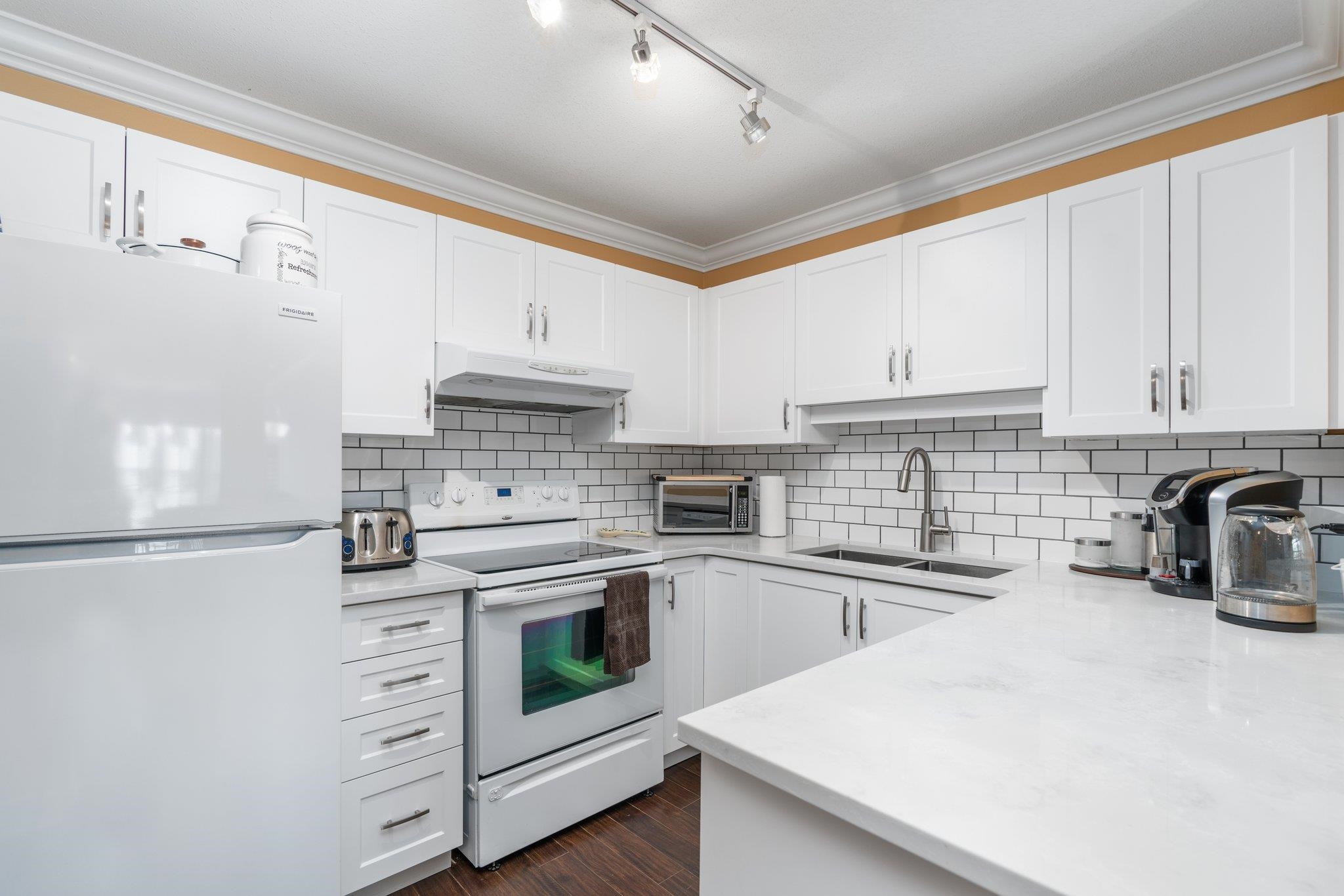 402 2962 TRETHEWEY STREET, R3037283, BC,