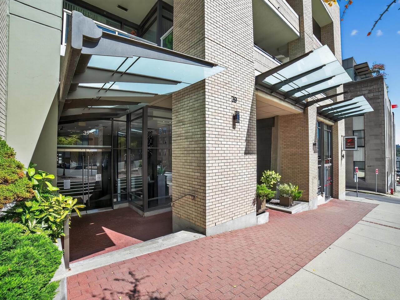 704 39 SIXTH STREET, R3037342, BC,
