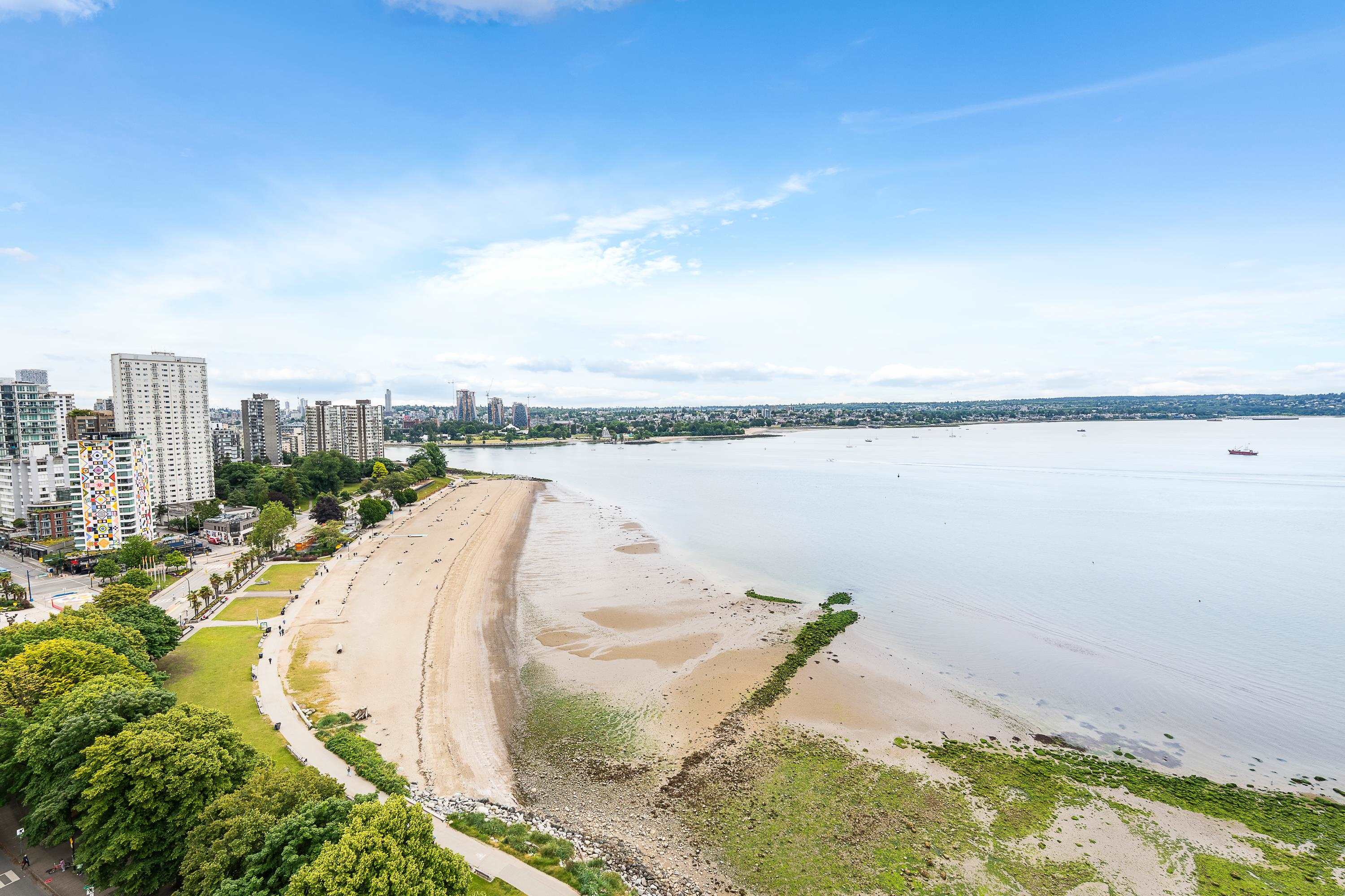 201 1995 BEACH AVENUE, R3037711, BC,