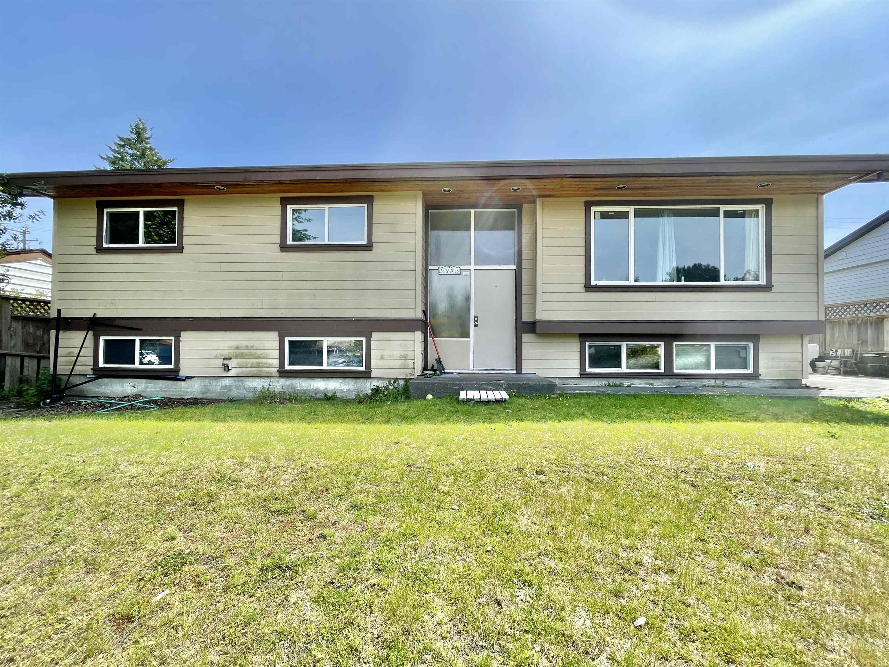 5693 DOLPHIN STREET, Sechelt BC V0N 3A0, R3037819, BC,