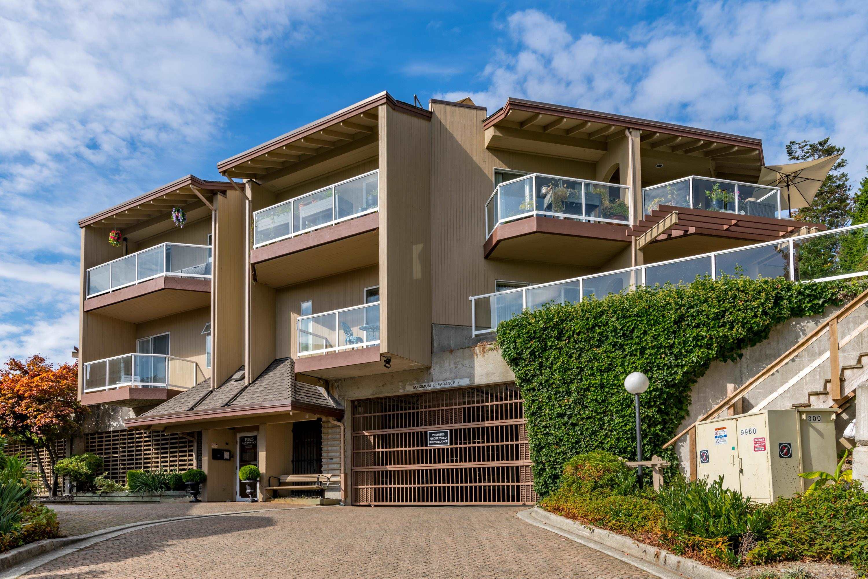 402 15025 VICTORIA AVENUE, R3037878, BC,