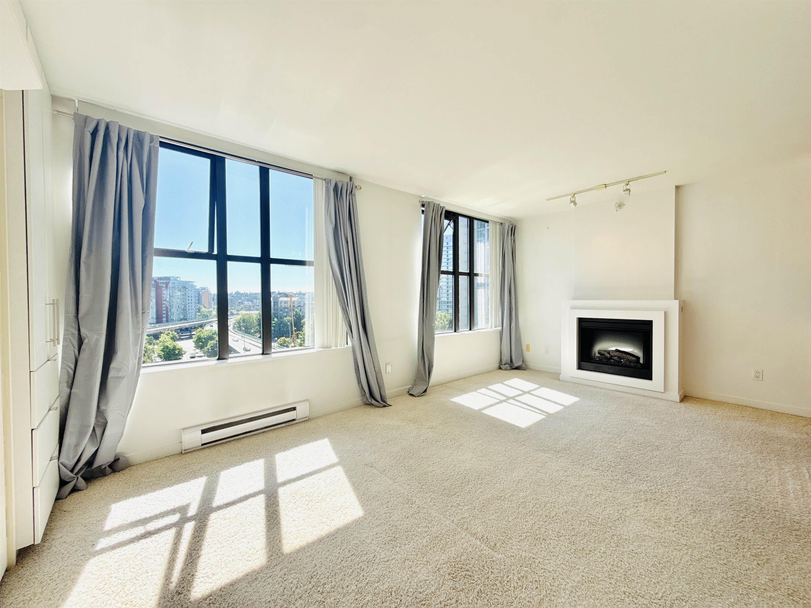 904 989 BEATTY STREET, R3037898, BC,