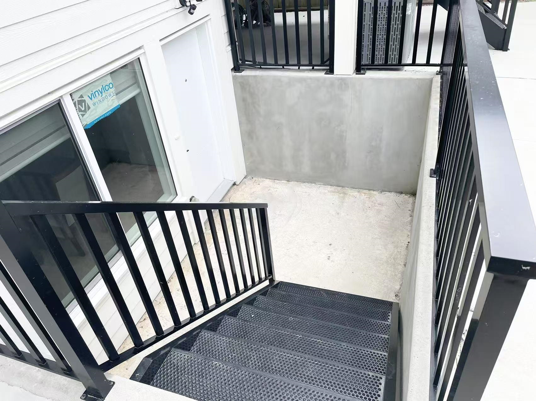 8155 12 AVENUE, Burnaby BC V3N 2L3, R3037950, BC,