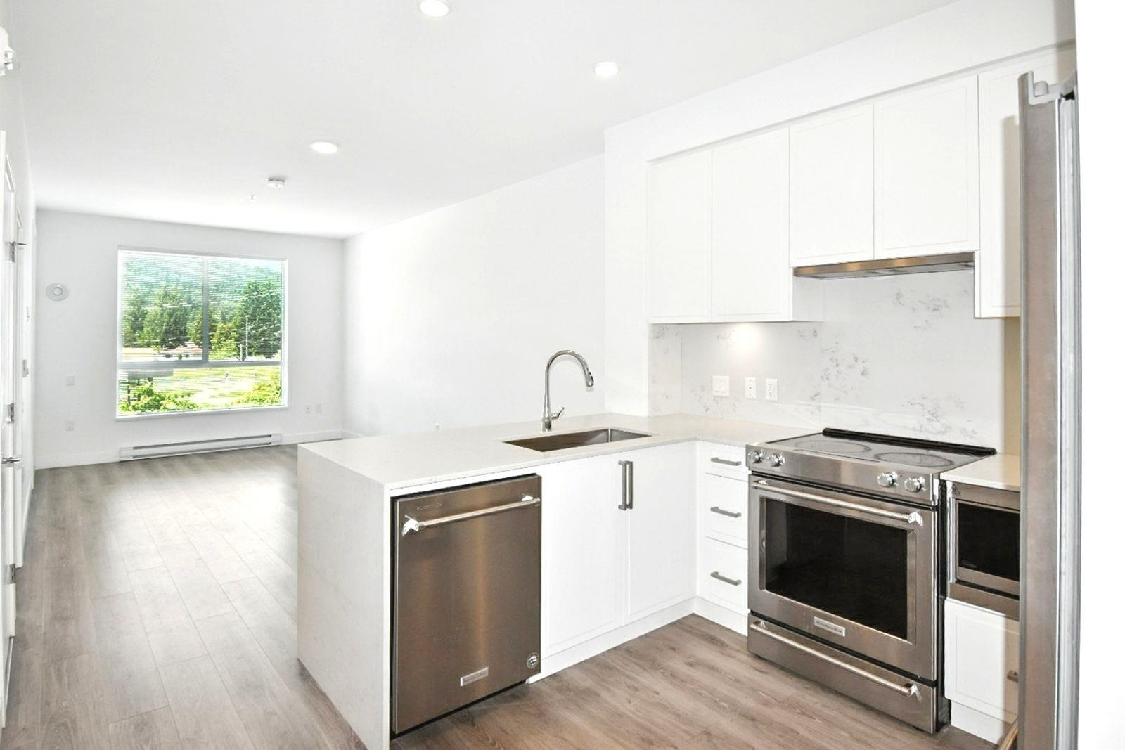 208 700 CLARKE ROAD, R3038028, BC,