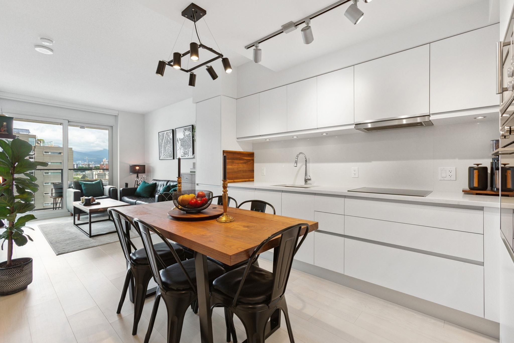 904 180 2ND AVENUE, R3038086, BC,