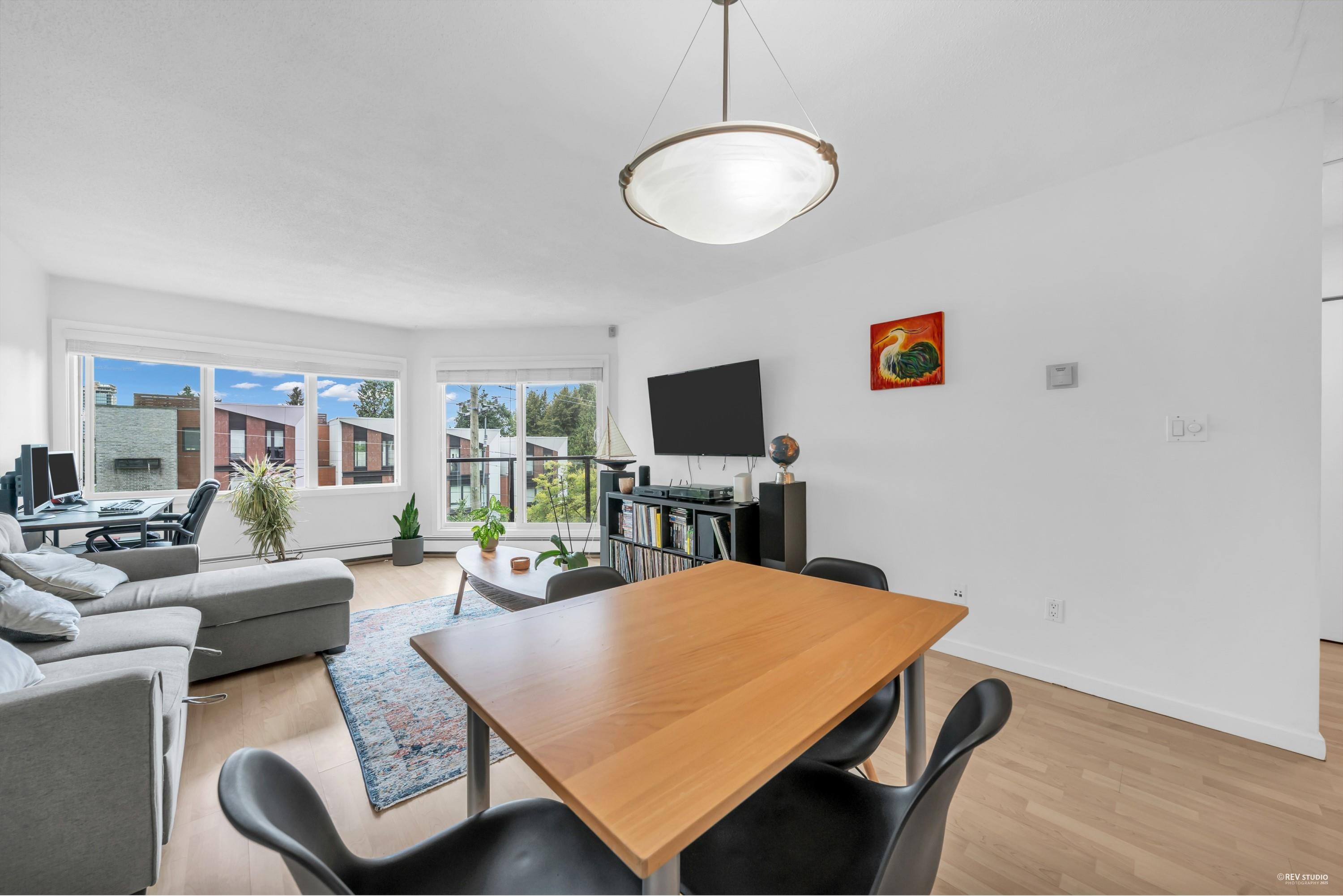 309 156 21ST STREET, R3038138, BC,