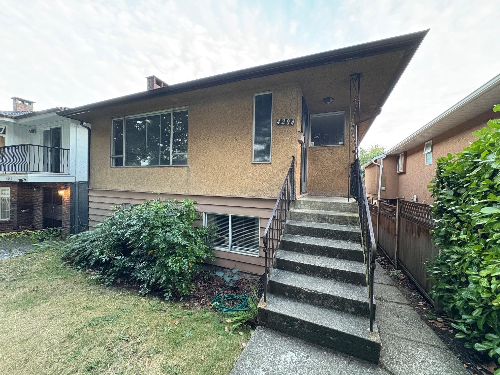 4204 VENABLES STREET, Burnaby BC V5C 2Z9, R3038259, BC,