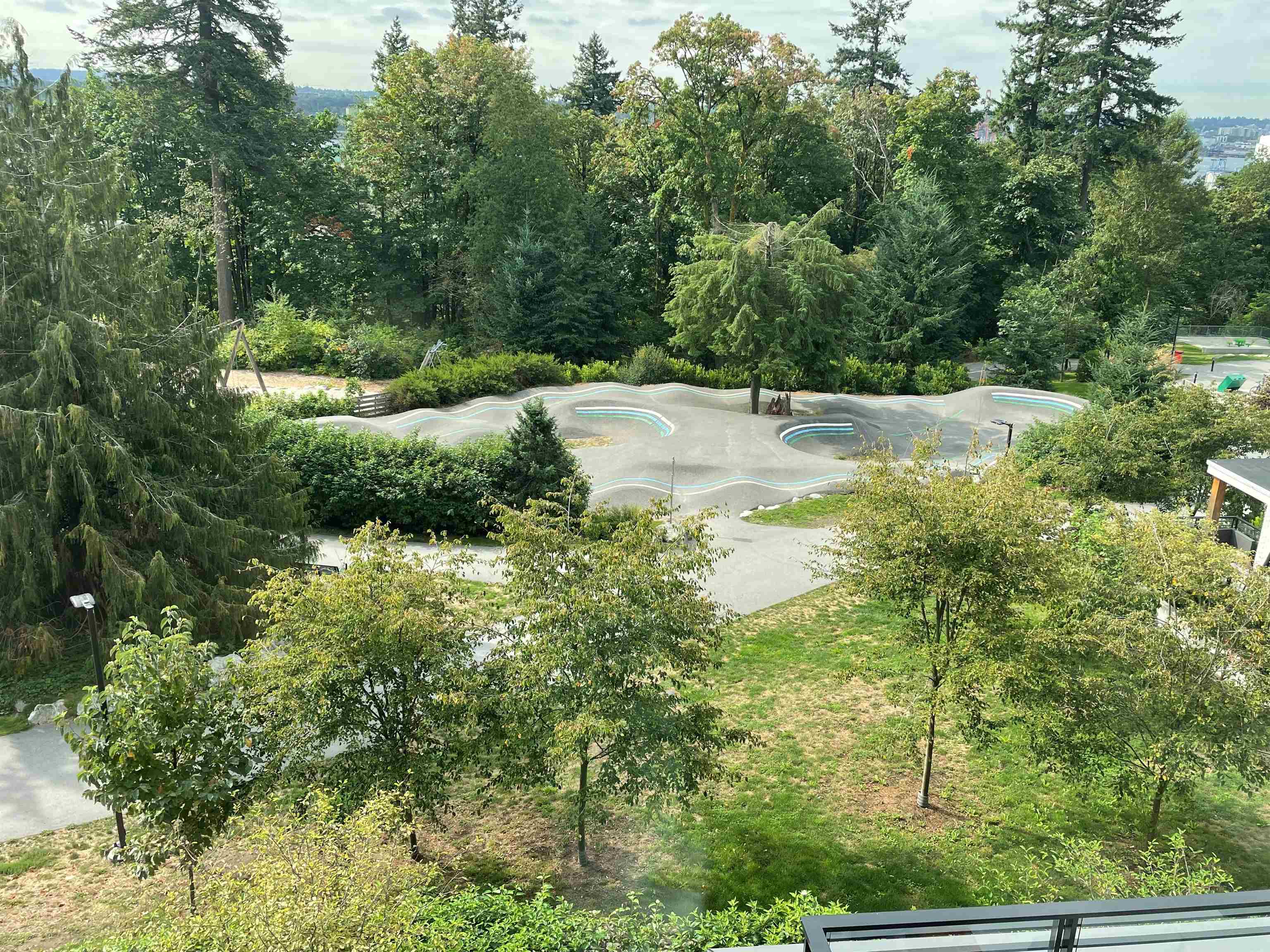 308 707 3RD STREET, R3038325, BC,