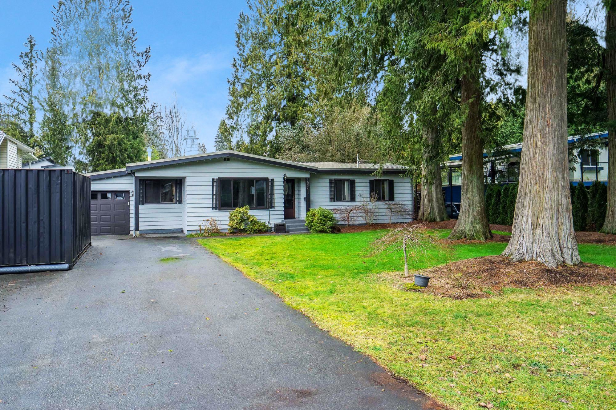 19891 43A AVENUE, Langley BC V3A 3C3, R3038489, BC,