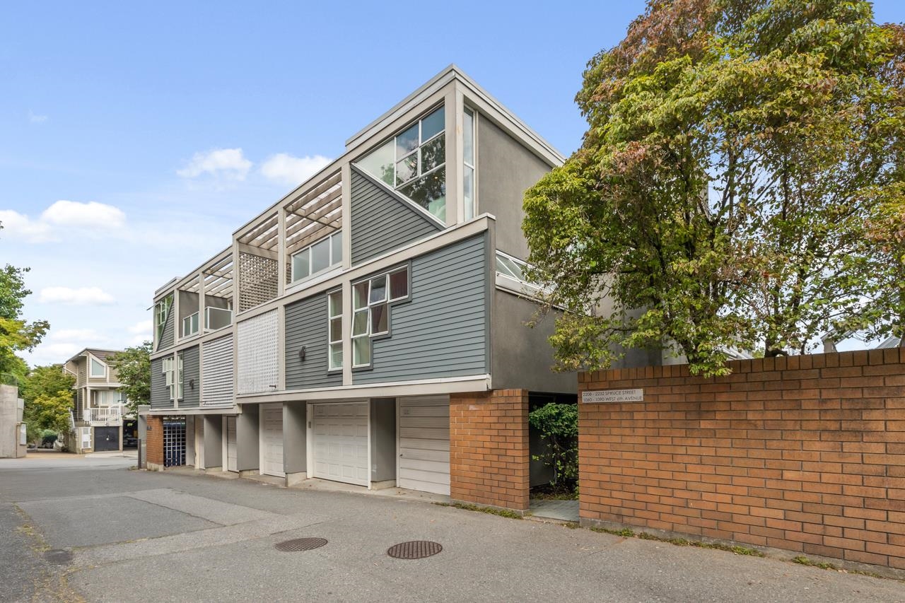 2220 SPRUCE STREET, Vancouver BC V6H 2P3, R3038509, BC,
