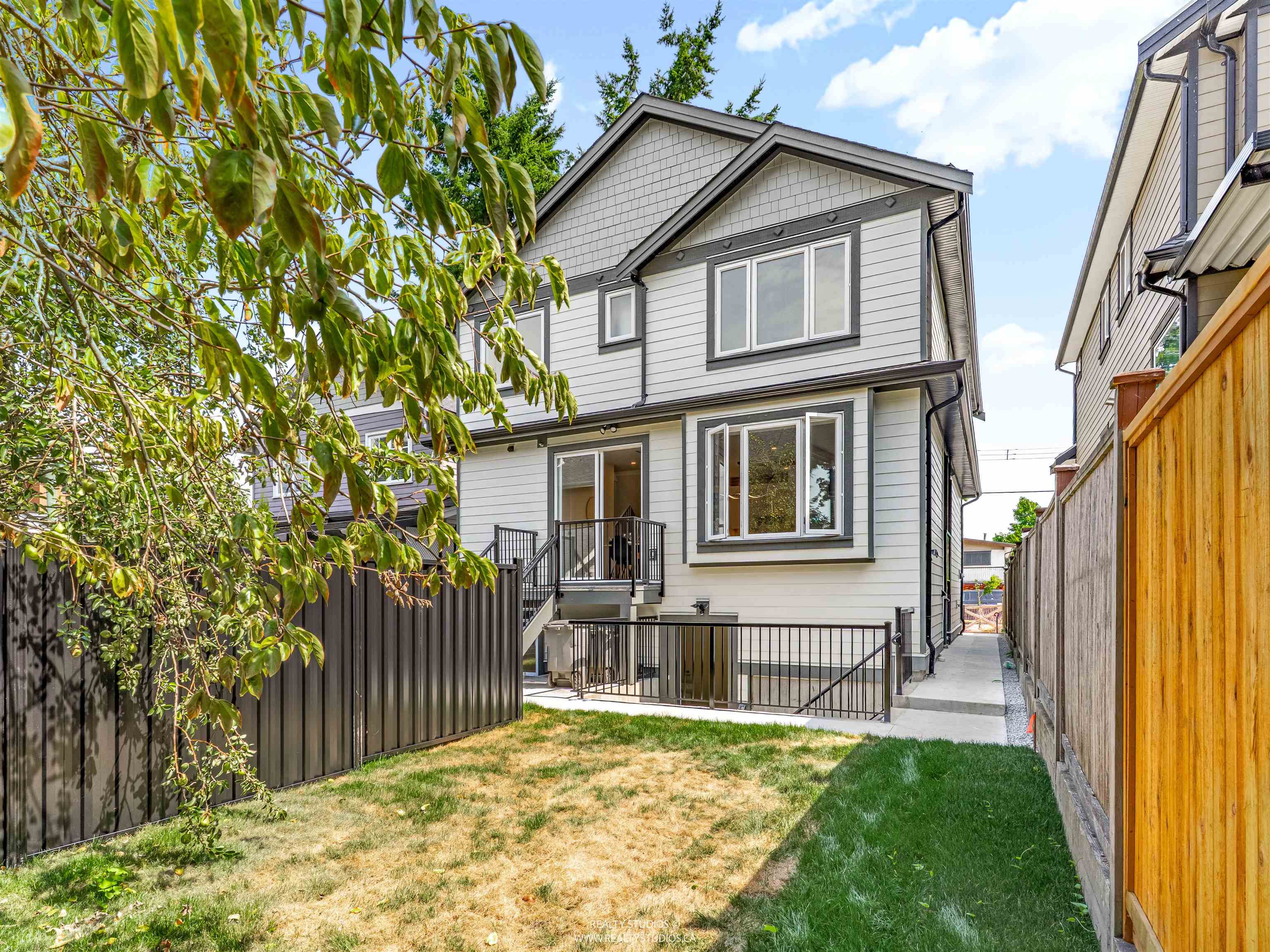 2 5221 CLARENDON STREET, R3038636, BC,