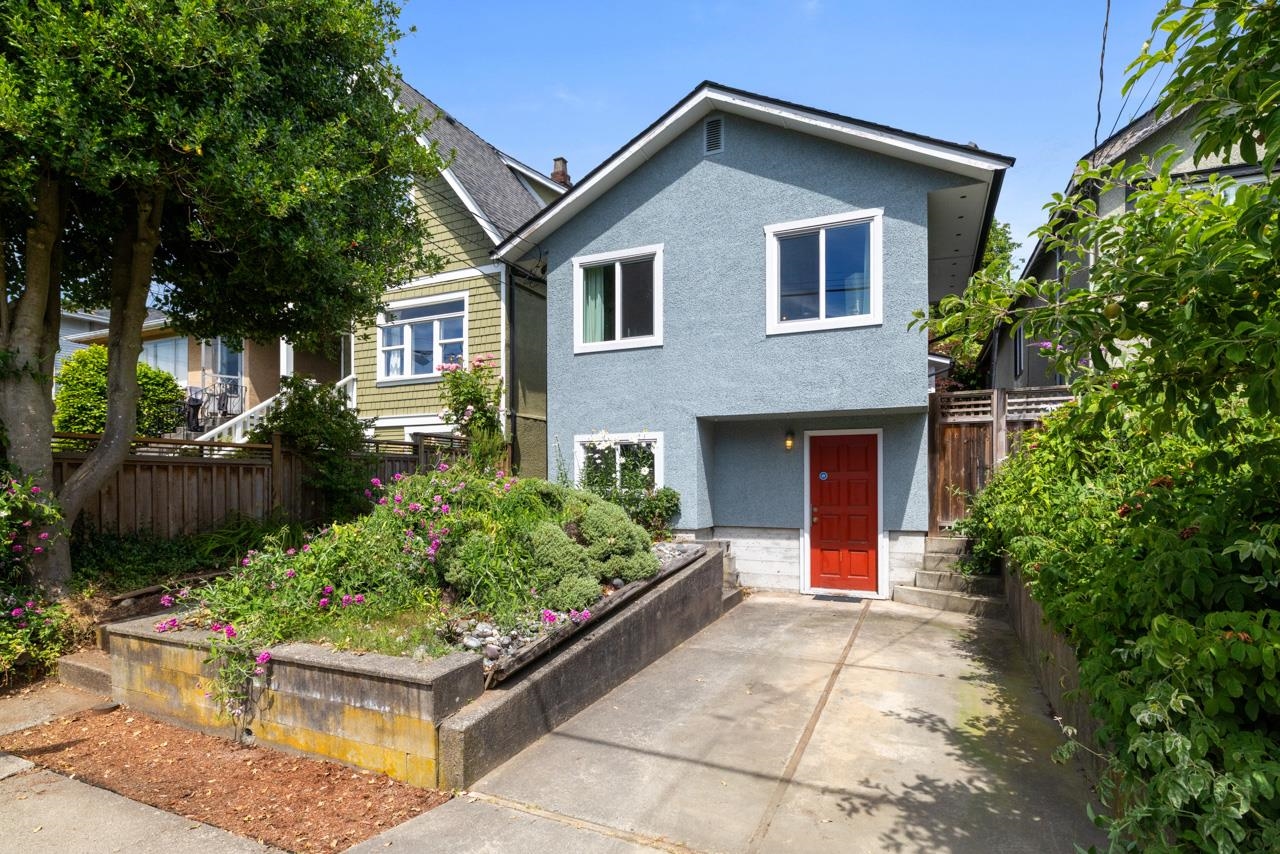 1737 E 5TH AVENUE, Vancouver BC V5N 1L9, R3038737, BC,