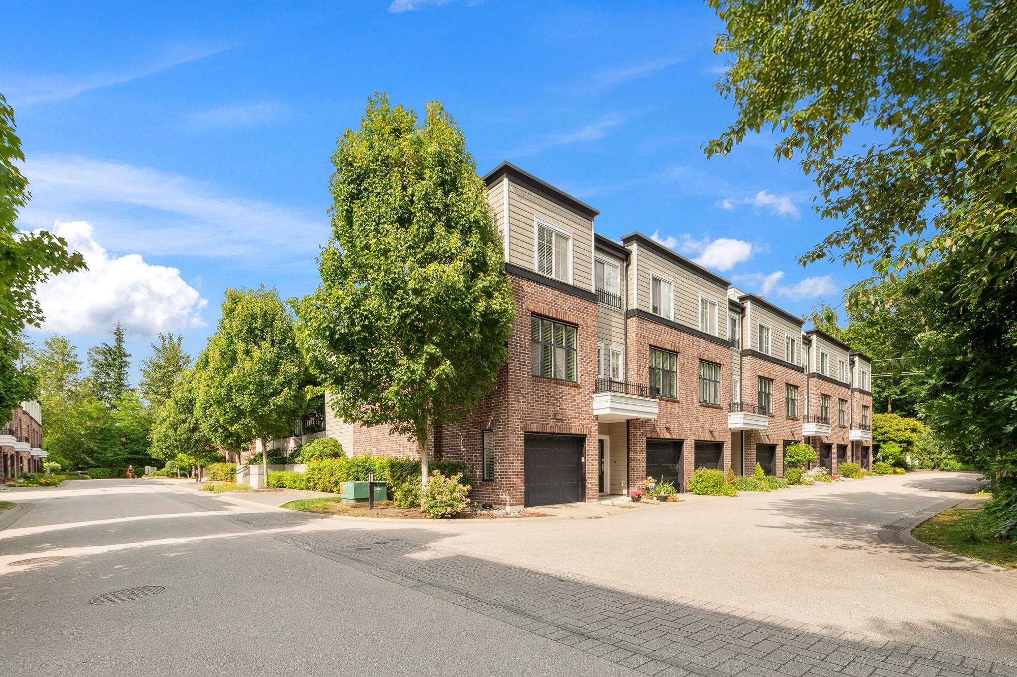 94 15588 32 AVENUE, R3039021, BC,